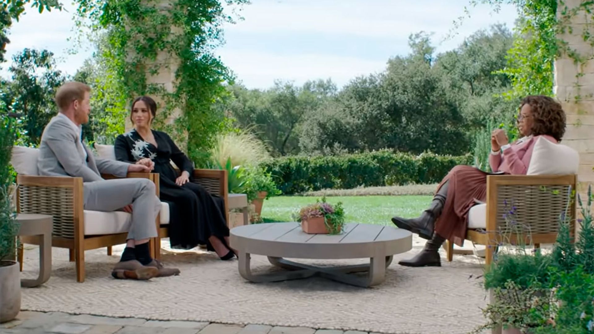 Harry y Meghan protagonizan una tierna foto con Archie tras sus explosivas declaraciones