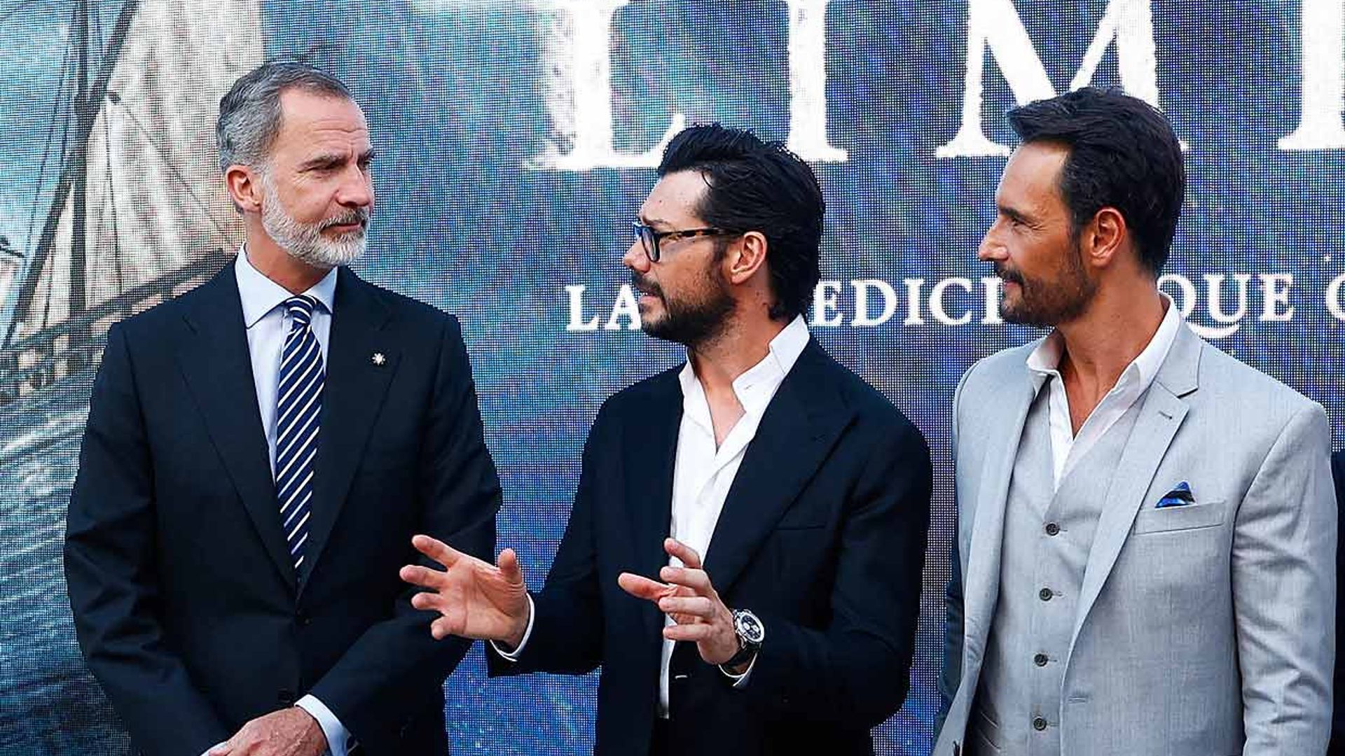 El Rey se rodea de estrellas del cine y la televisión para una noche de aventuras