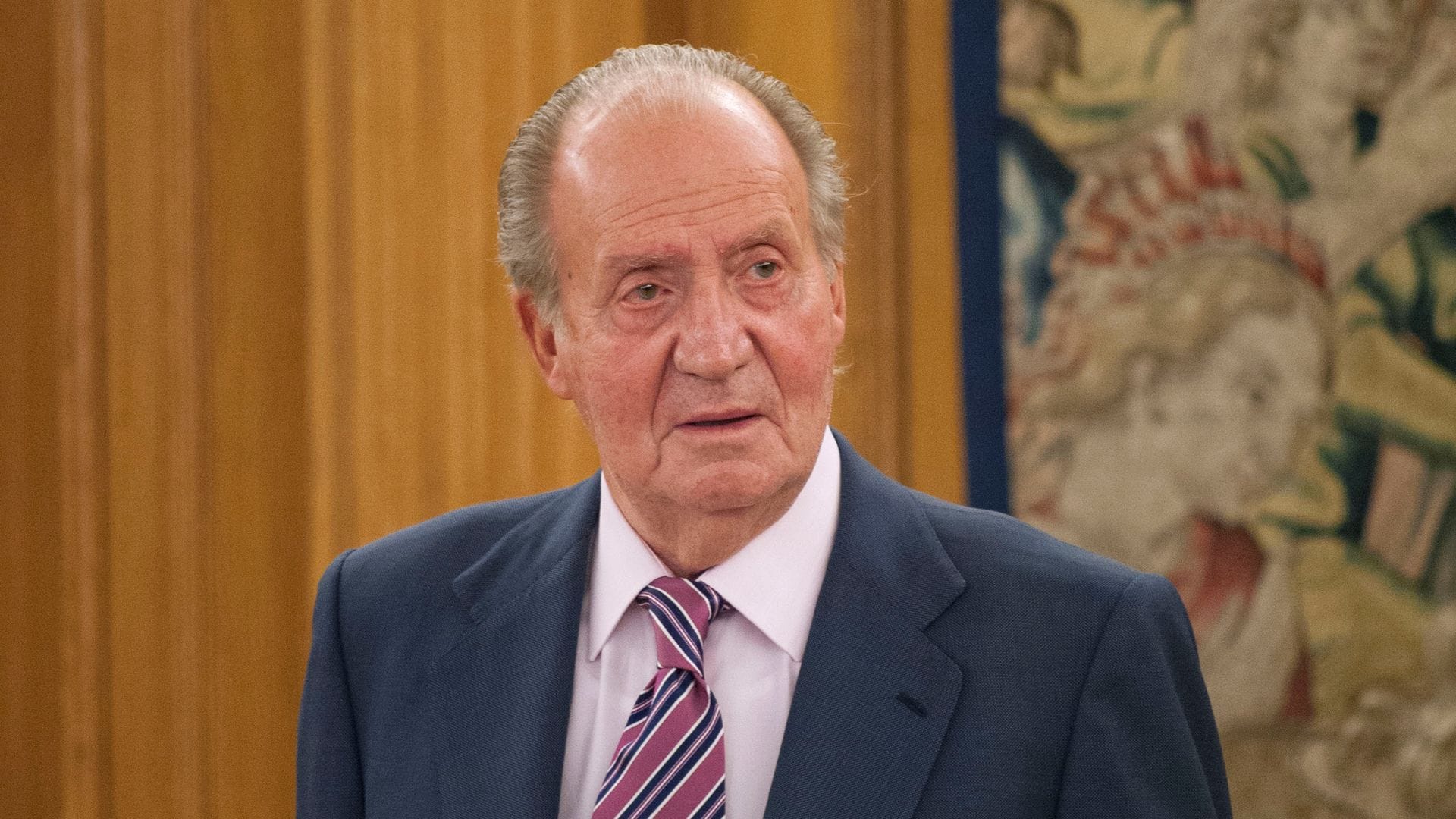 El rey Juan Carlos de España se reúne con la Corporación RTVE en el Palacio de la Zarzuela el 10 de abril de 2014 en Madrid, España.