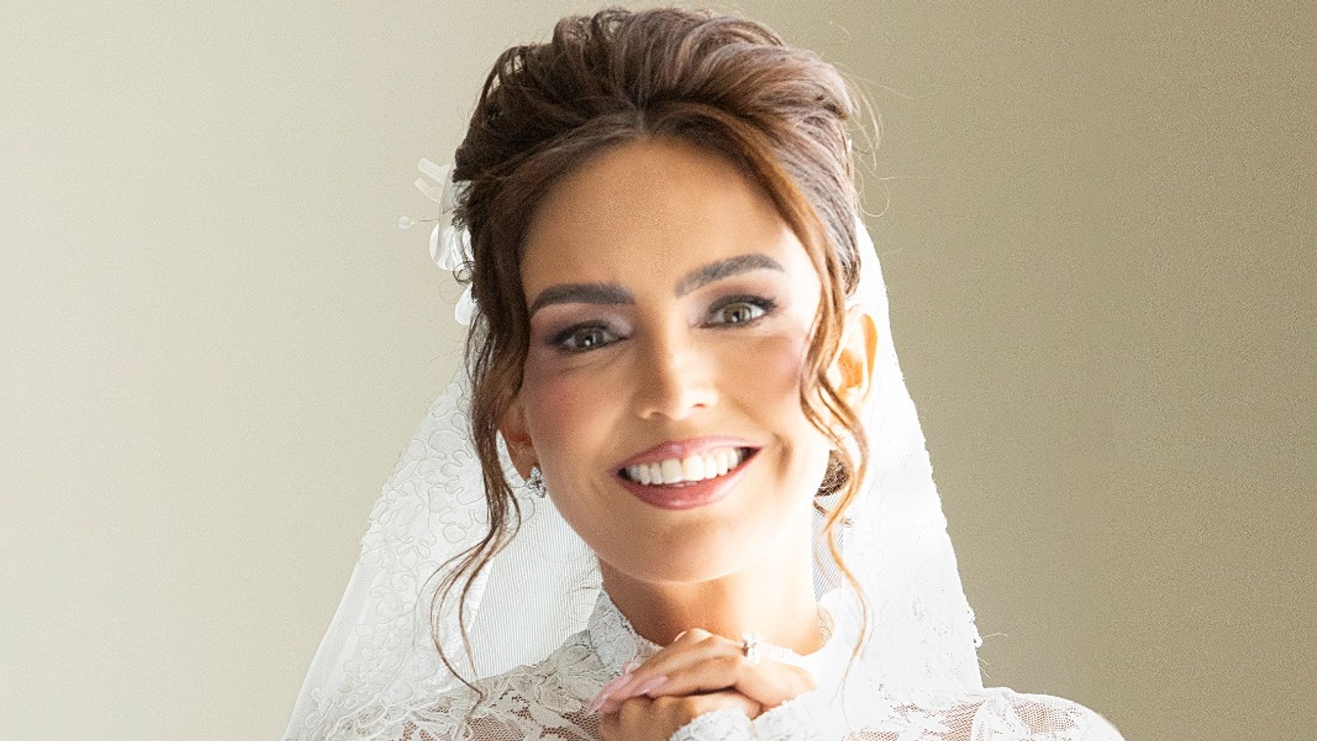 Karla Díaz en su soñado vestido de novia