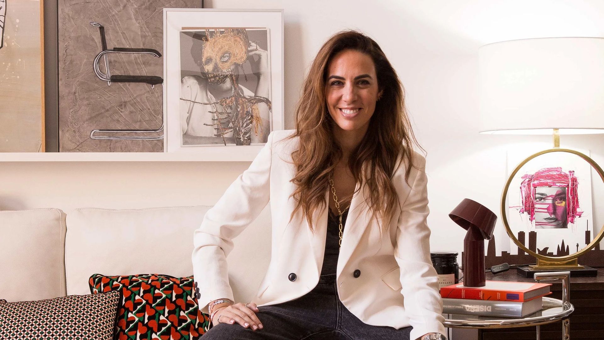 Mar Gausachs, estilista: “Elijo piezas grandes atemporales y, a partir de ahí, llevo el color y el riesgo de forma progresiva en piezas que son más fáciles de cambiar”