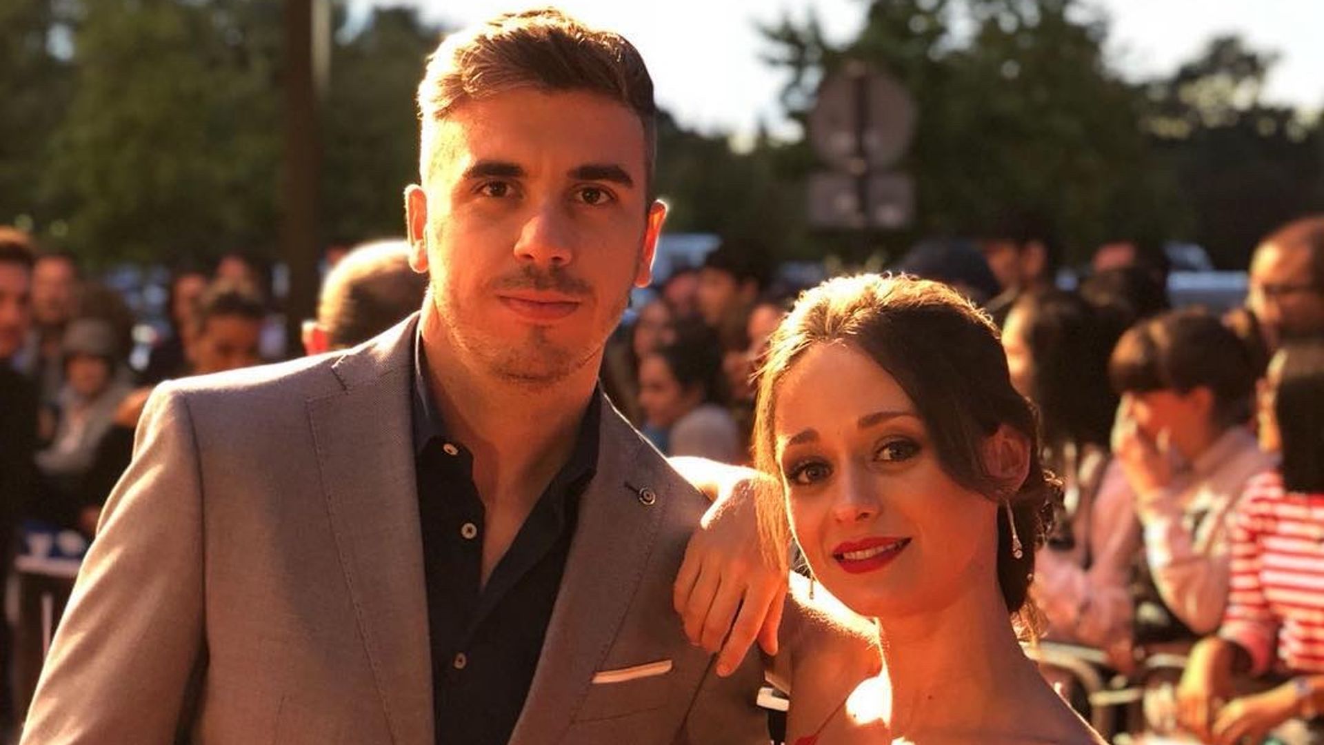 La actriz Elena Rivera ya es una mujer casada: los detalles de su boda con el periodista Redondo tras 15 años de relación