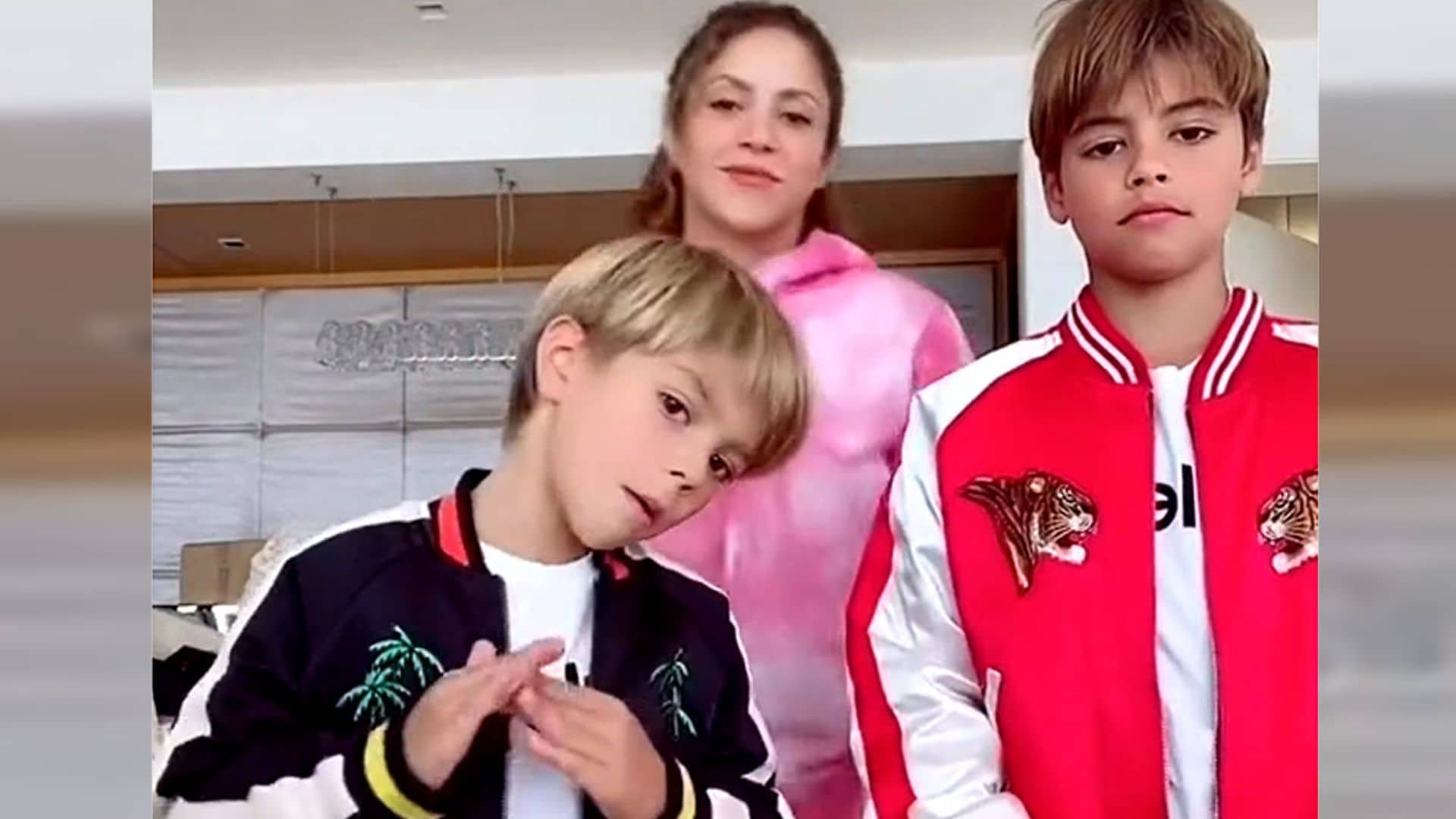 Shakira enseña a sus hijos a bailar como ella
