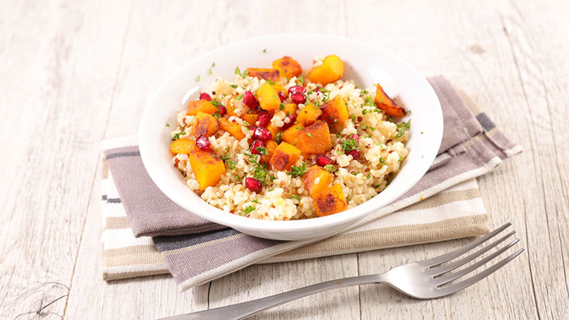 'Arroz' de quinoa con calabaza y granada
