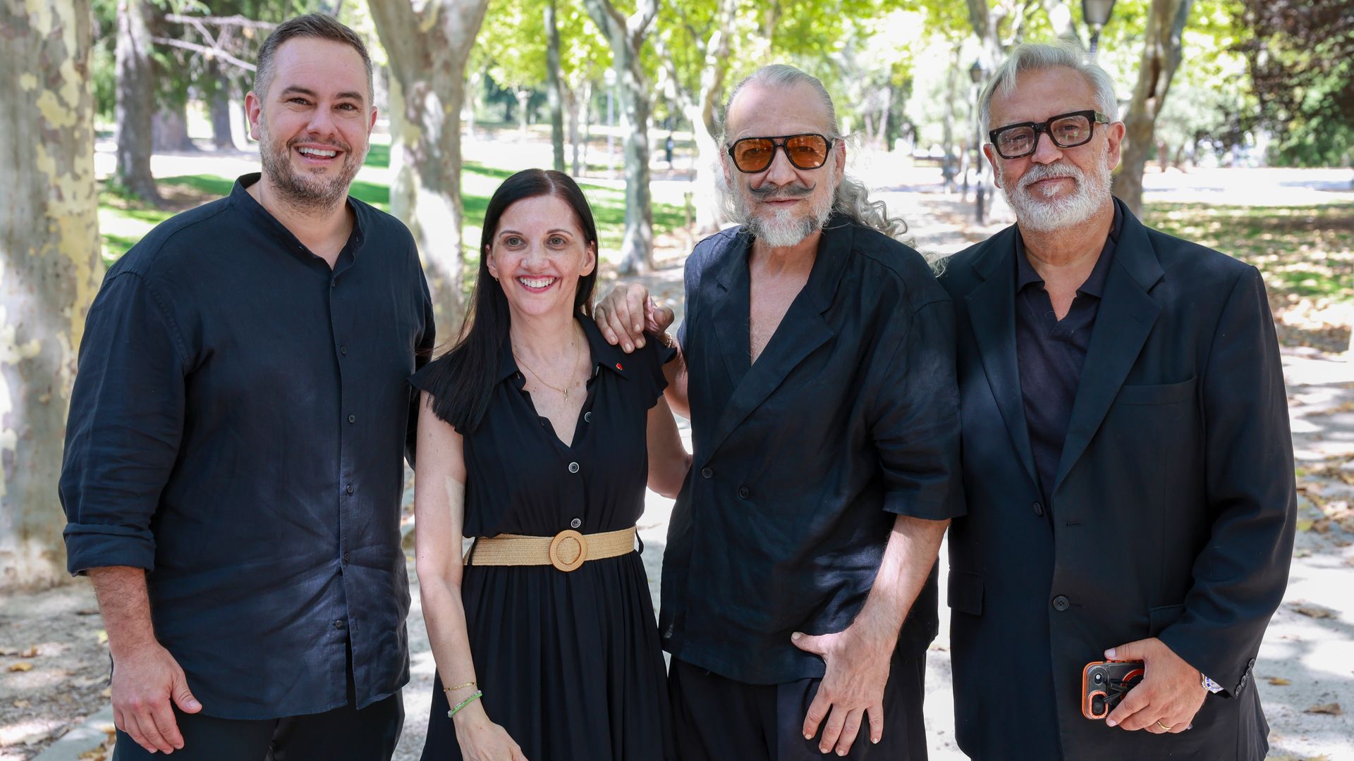 Antonio Abella, Ana Tamariz, Jorge Blass y Jesús del Pozo, durante el entierro de Juan Tamariz celebrado este miércoles en Madrid