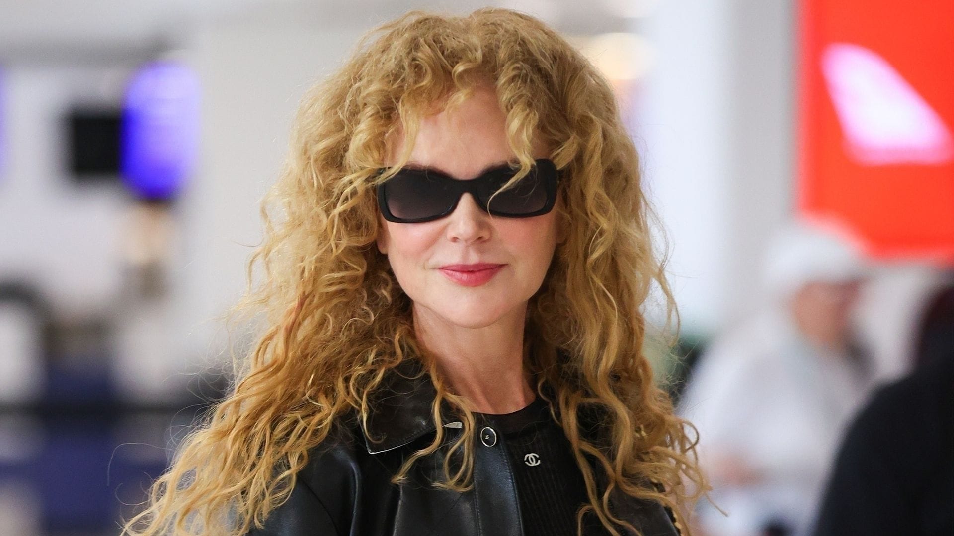 Nicole Kidman con su pelo rizado natural.