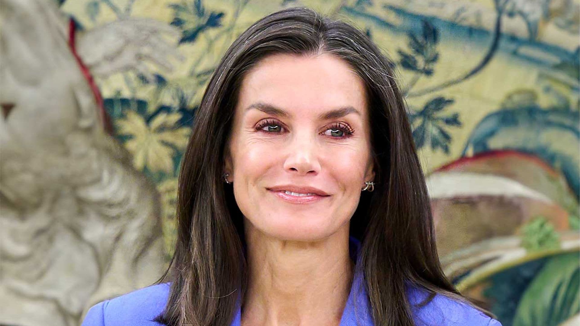 ¿Por qué Letizia no cambia de peinado? Los expertos explican las razones de su nuevo look favorito y más natural