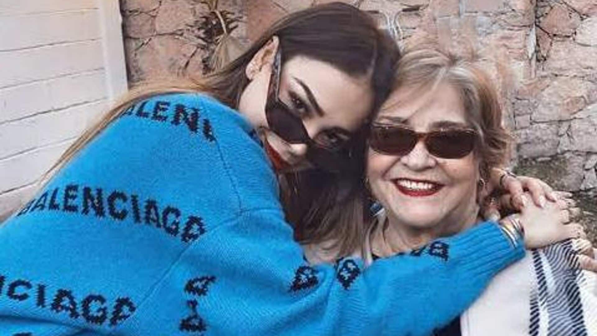 Danna Paola se tatúa en honor a su abuelita: ‘Te llevo siempre en mí, te amo’
