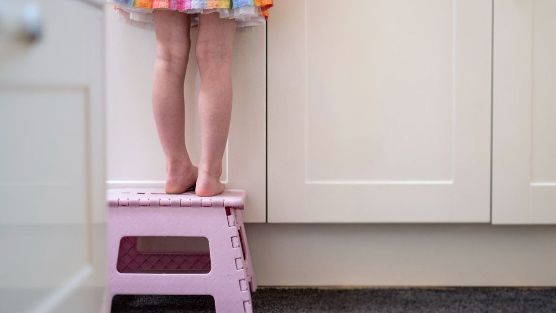 ¿Sin mucho espacio en casa? Te contamos cuáles son los mejores taburetes plegables
