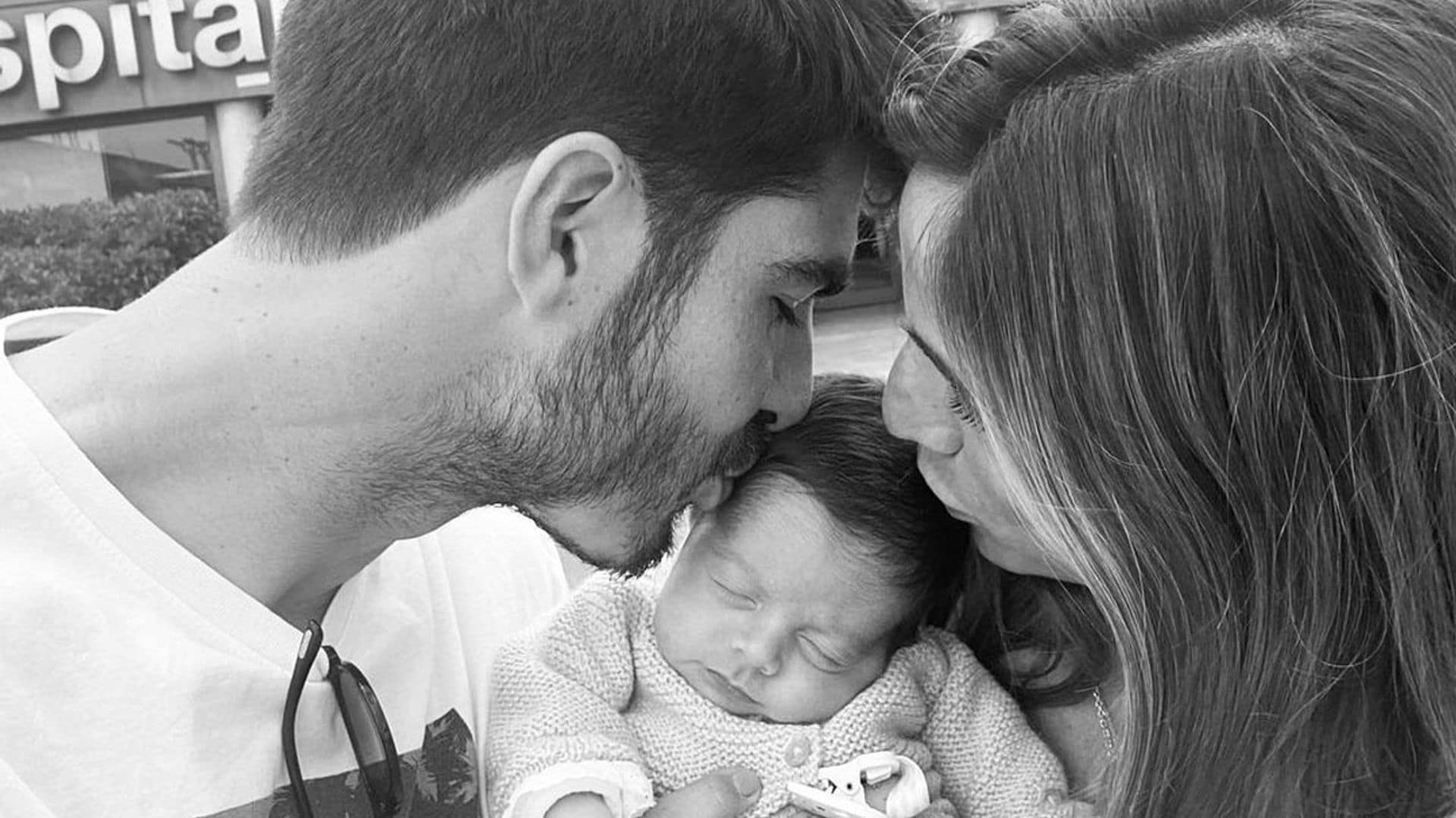Lucía Villalón, con su bebé en el hospital por un susto: 'Qué mal lo hemos pasado'