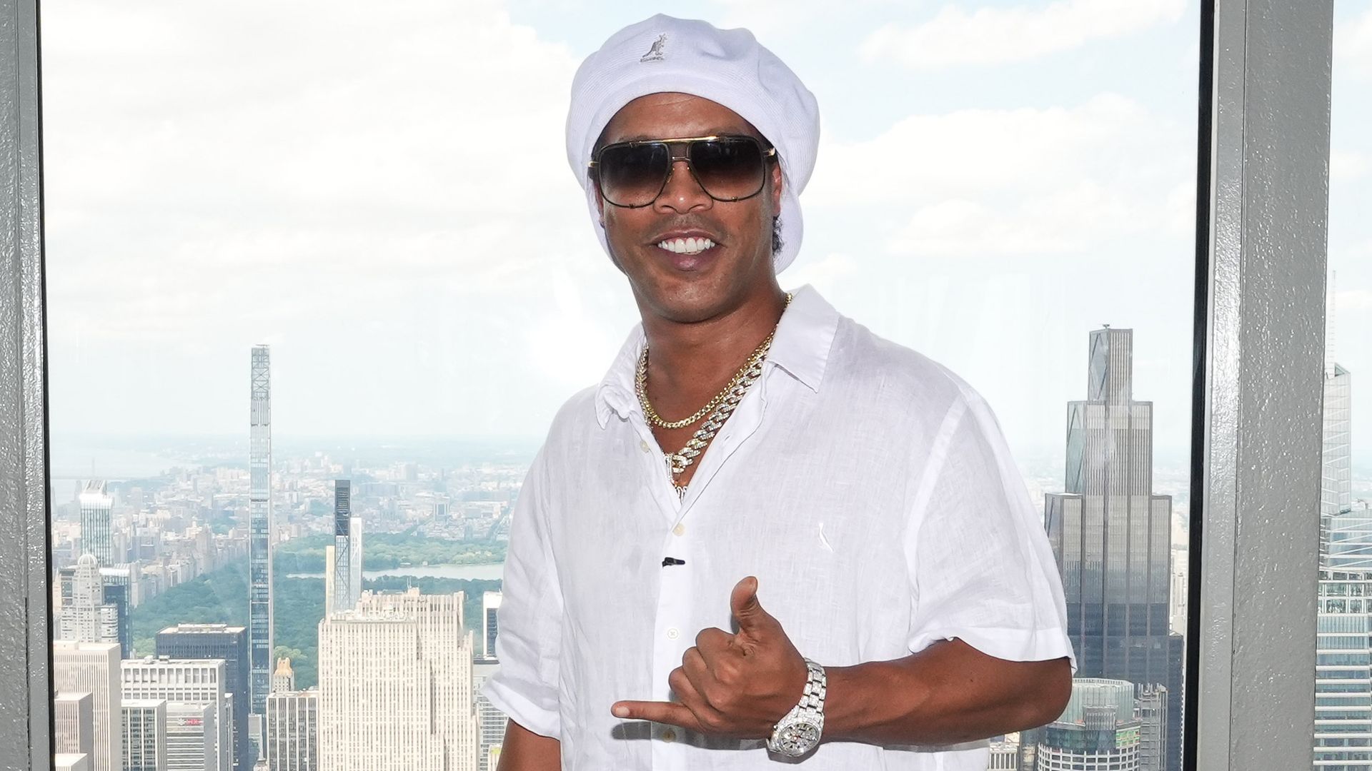 Ronaldinho en su visita al Empire State Building en junio de 2026.