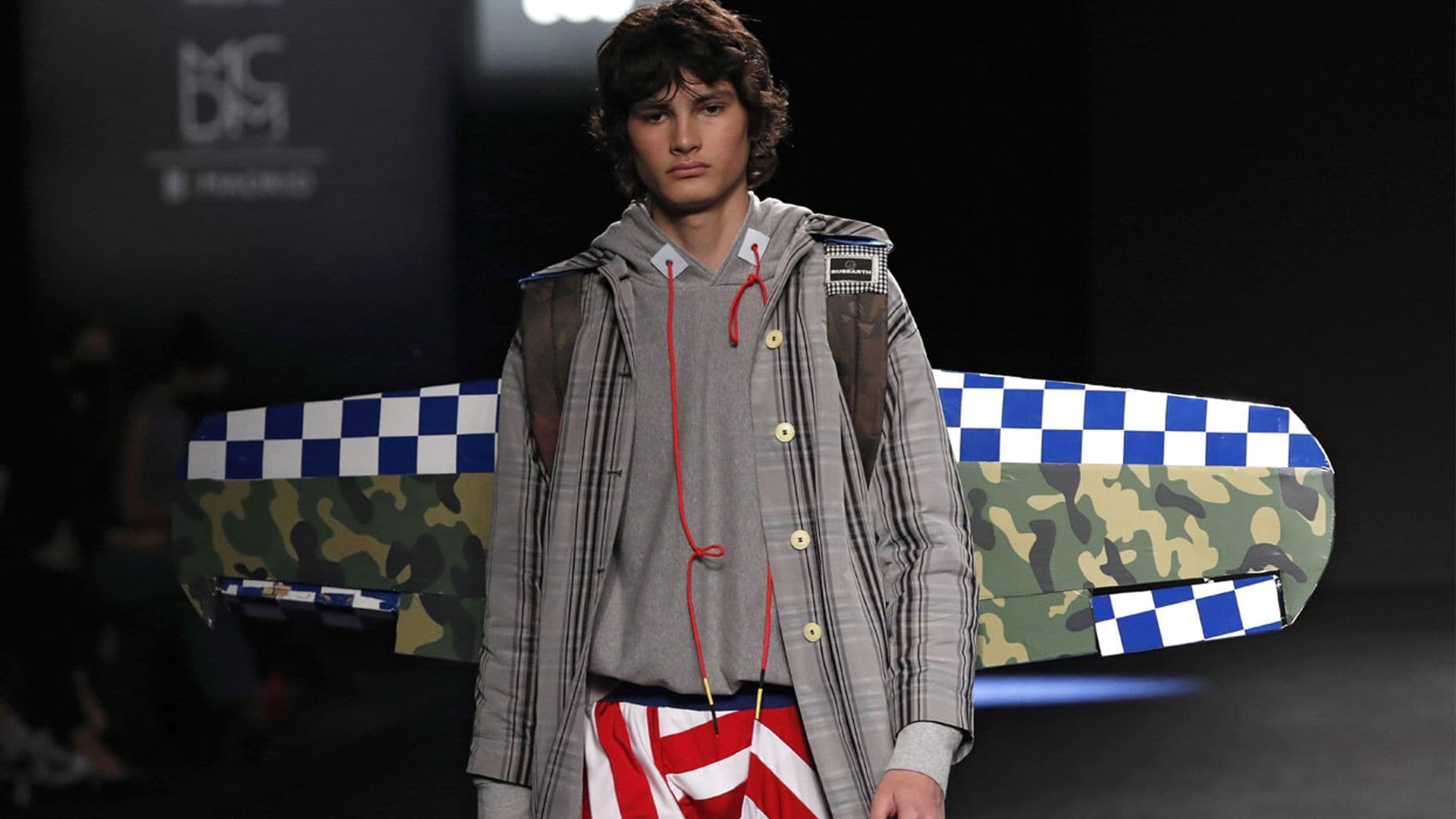 Rubearth, ganador del premio Mercedes-Benz Fashion Talent en la pasarela joven de Fashion Week Madrid