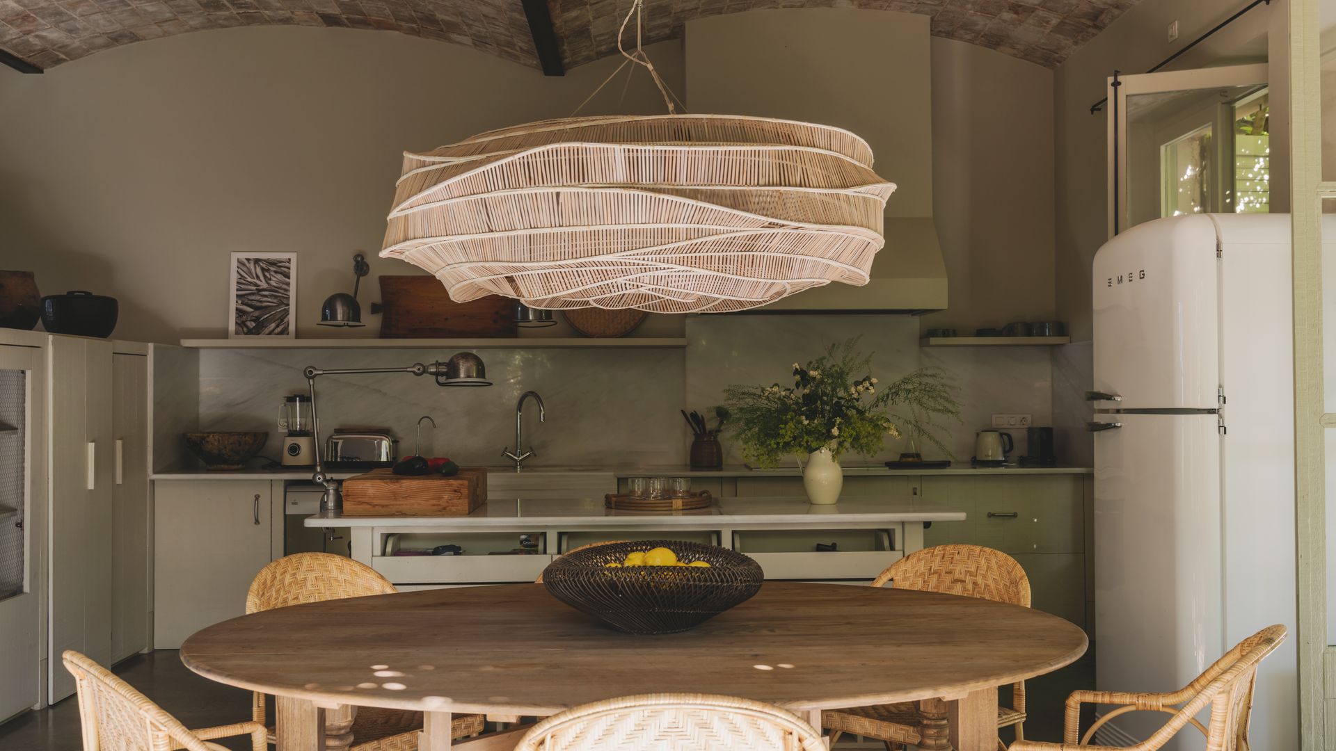 Una casa idílica en mitad del Empordà para reconectar rodeados de tradición y diseño: Casa Daró, gestionada por Viu Empordà