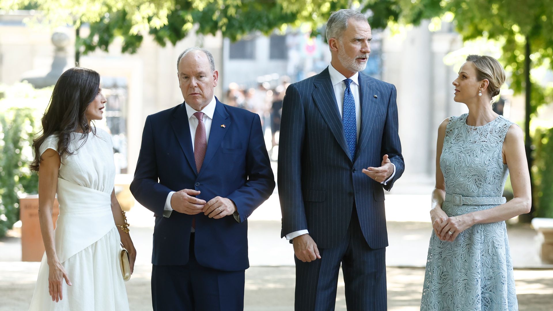 La reina Letizia y Charlene se citan con Felipe VI y Alberto de Mónaco en el Jardín Botánico: las imágenes y todos los detalles del histórico encuentro