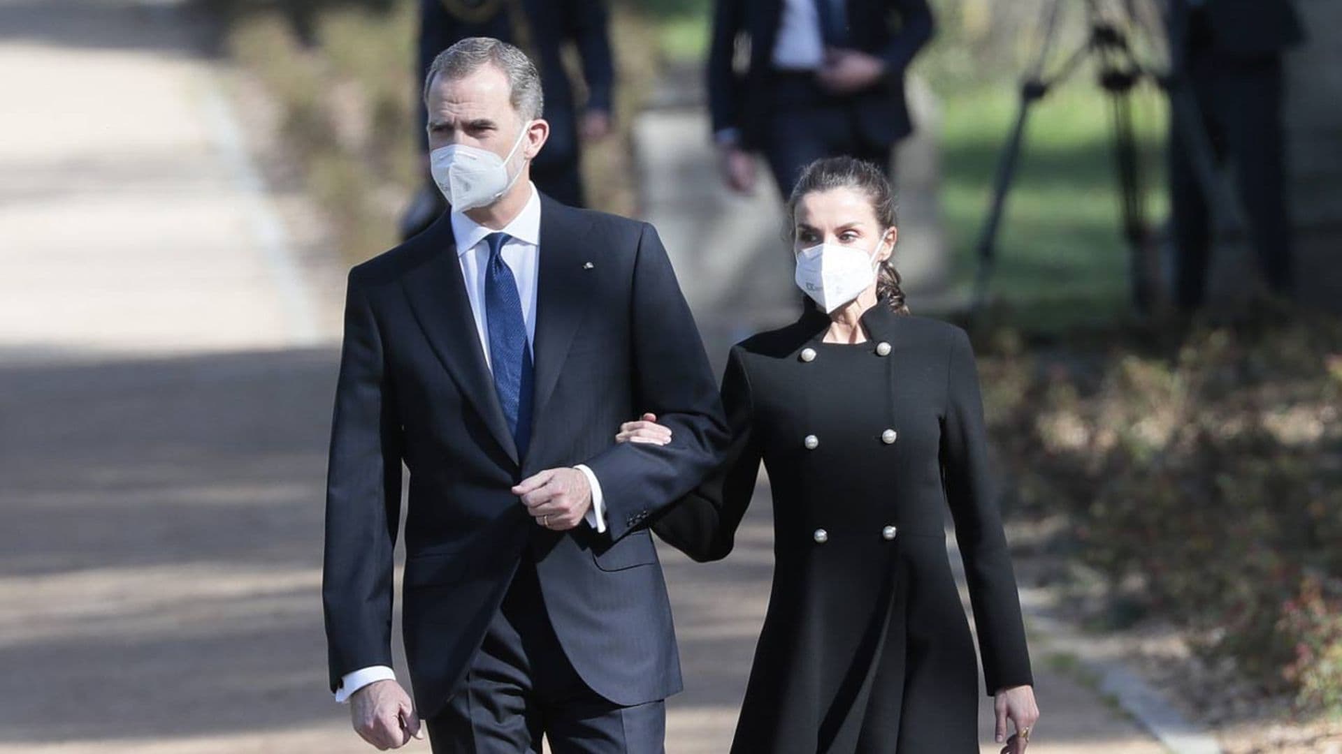 Los reyes Felipe y Letizia rinden homenaje a las víctimas del terrorismo diecisiete años después del 11-M