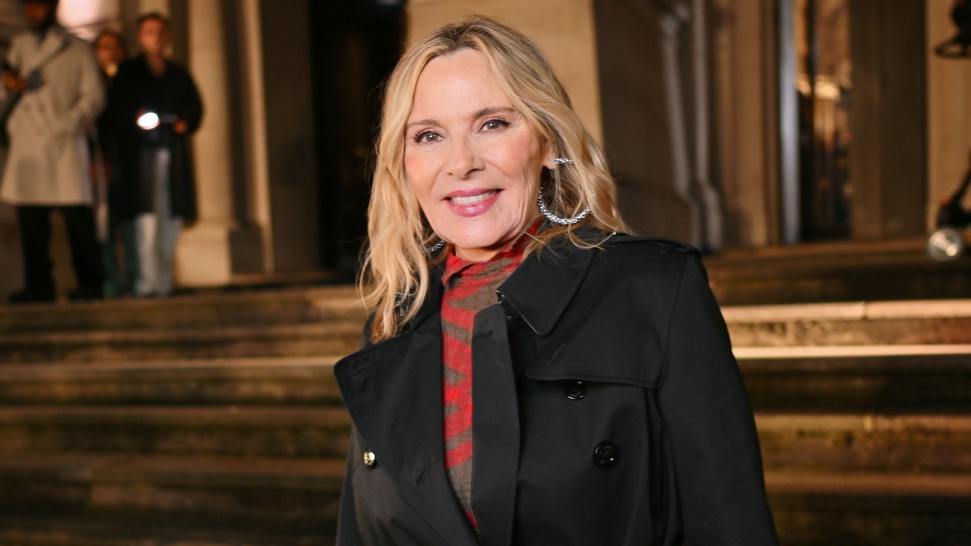 Kim Cattrall, actriz de 'Sexo en Nueva York’, da el 'sí, quiero' en una boda sorpresa con Russell Thomas y solo 12 invitados