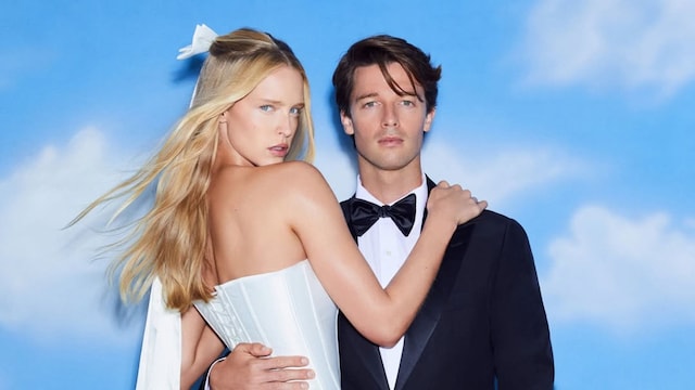 Patrick Schwarzenegger y su prometida, la modelo Abby Champion, en una campaña para Skims