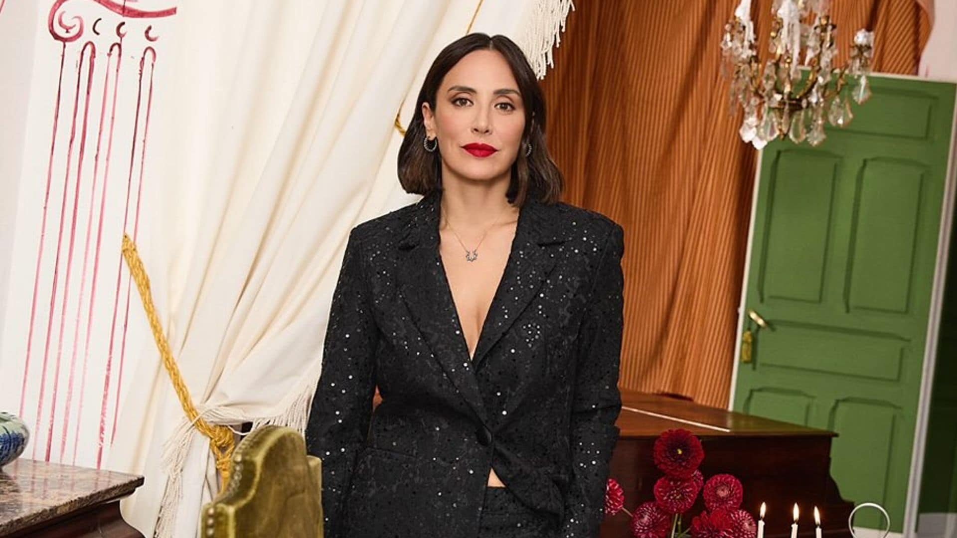 Tamara Falcó con traje de lentejuelas de Navidad.