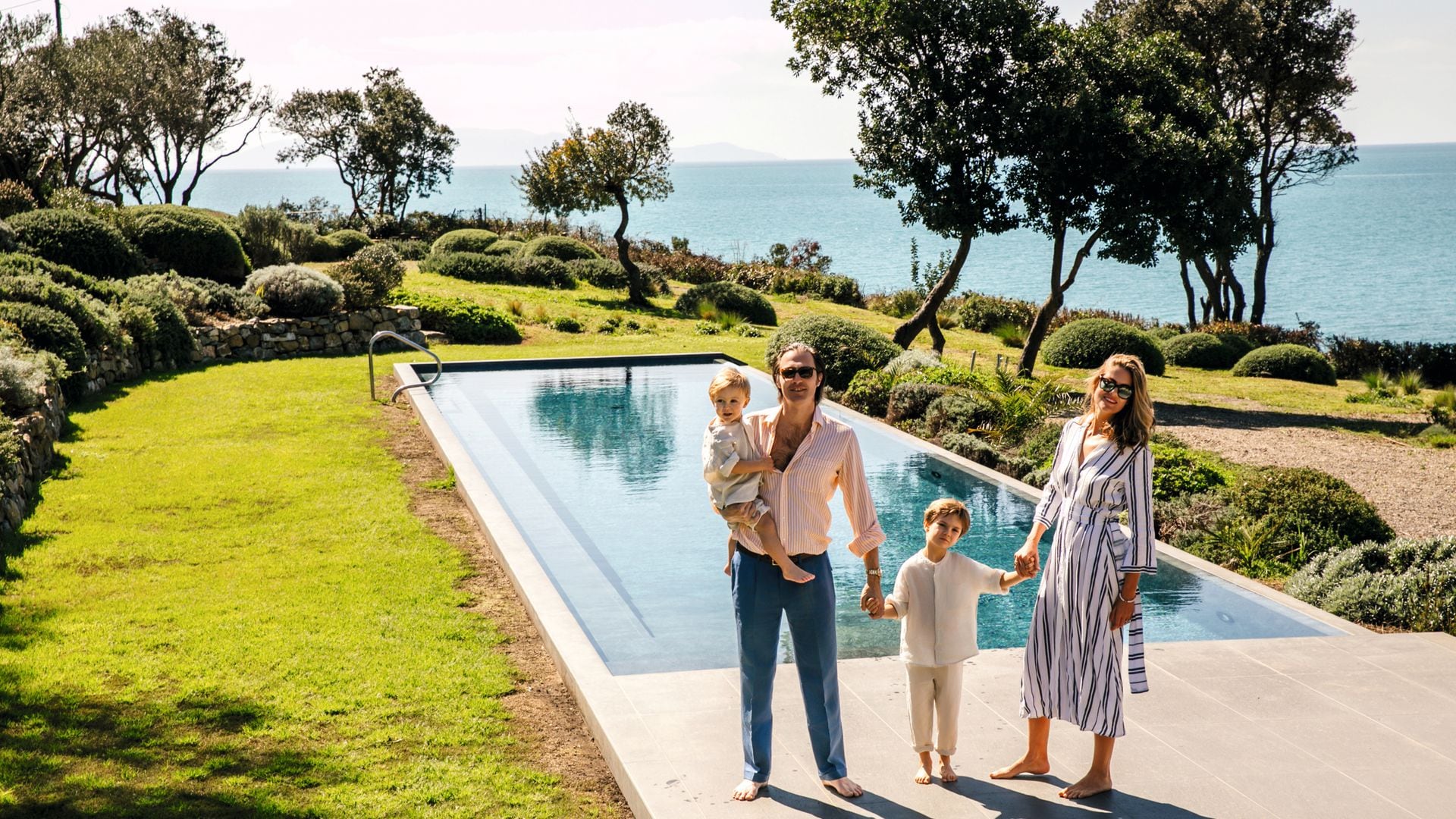 MASSIMILIANO ZAMPOLLI Y LUCREZIA GAETANI NOS RECIBEN CON SU FAMILIA EN SU EXQUISITA VILLA DEL SIGLO XVIII, EN LA TOSCANA