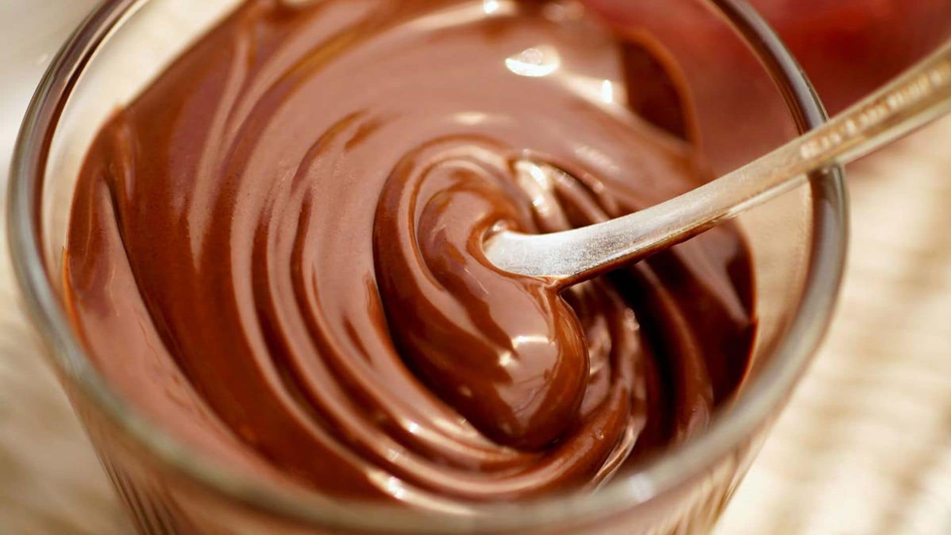 Cómo hacer crema de cacao y avellanas casera y sin azúcar