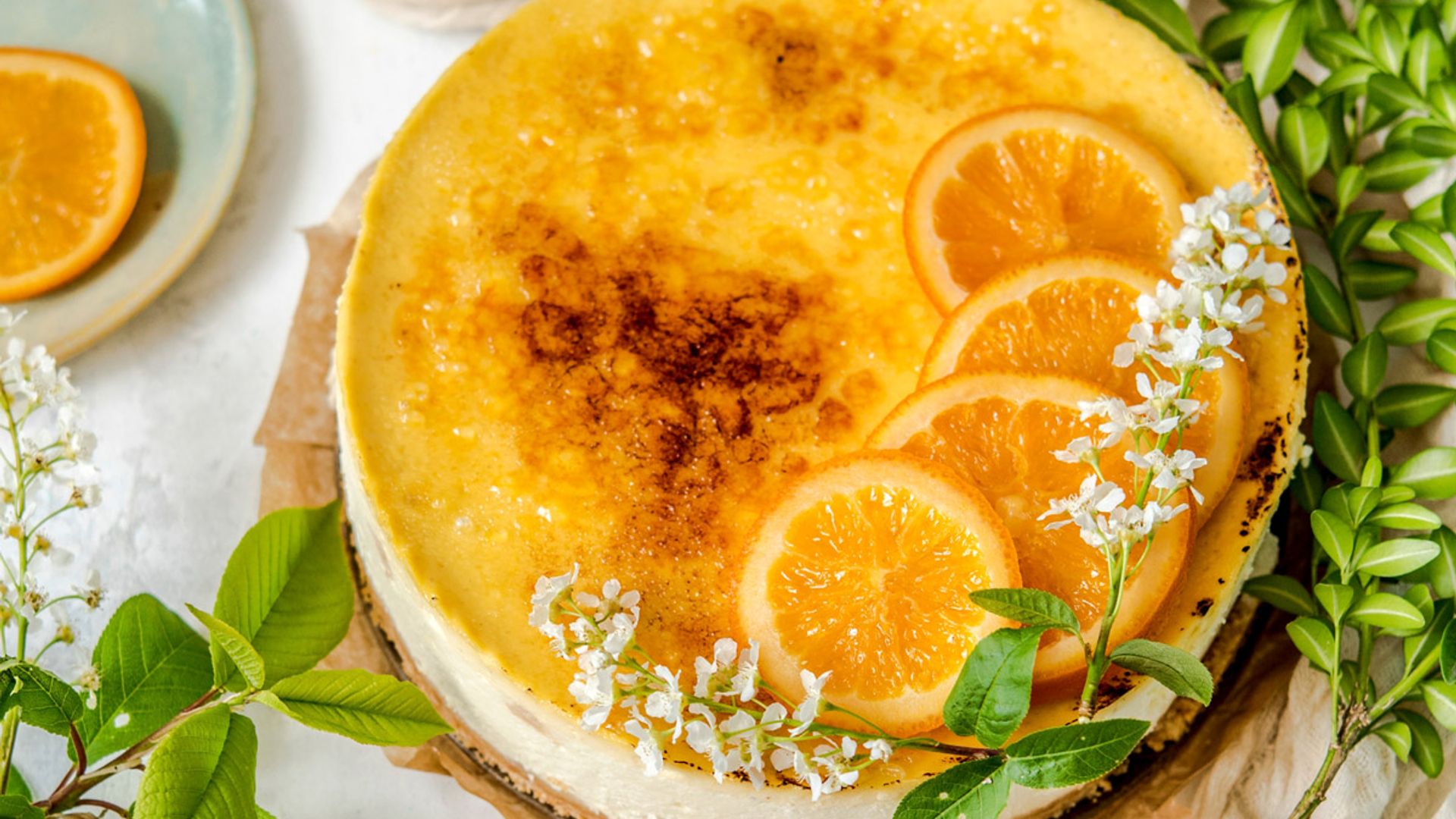 ‘Cheesecake’ de naranja y otros 9 postres que nos hacen amar este cítrico