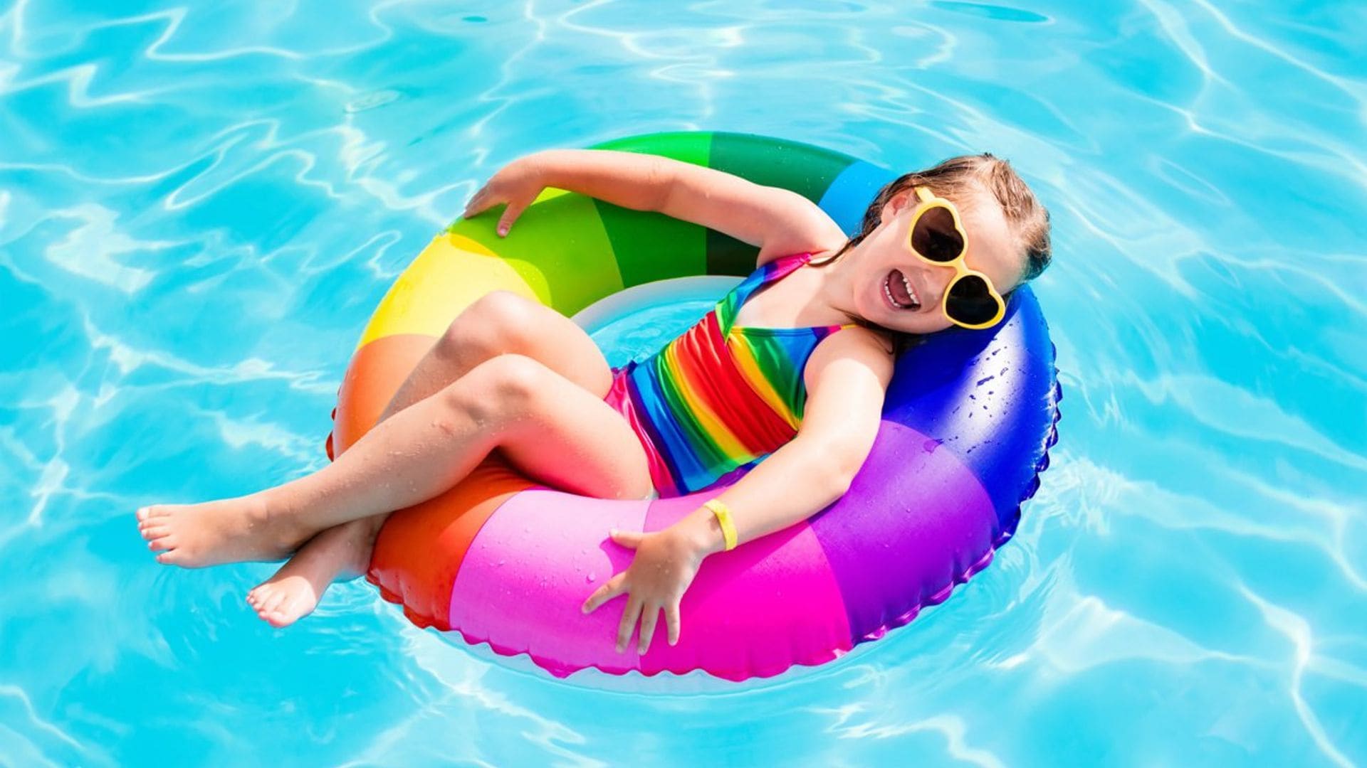 Si tu hijo usa hinchables en el agua, sigue estas precauciones