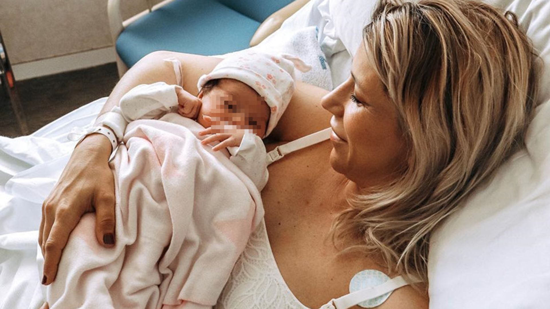 Nika, de 'OT 2', da a luz a su primera hija