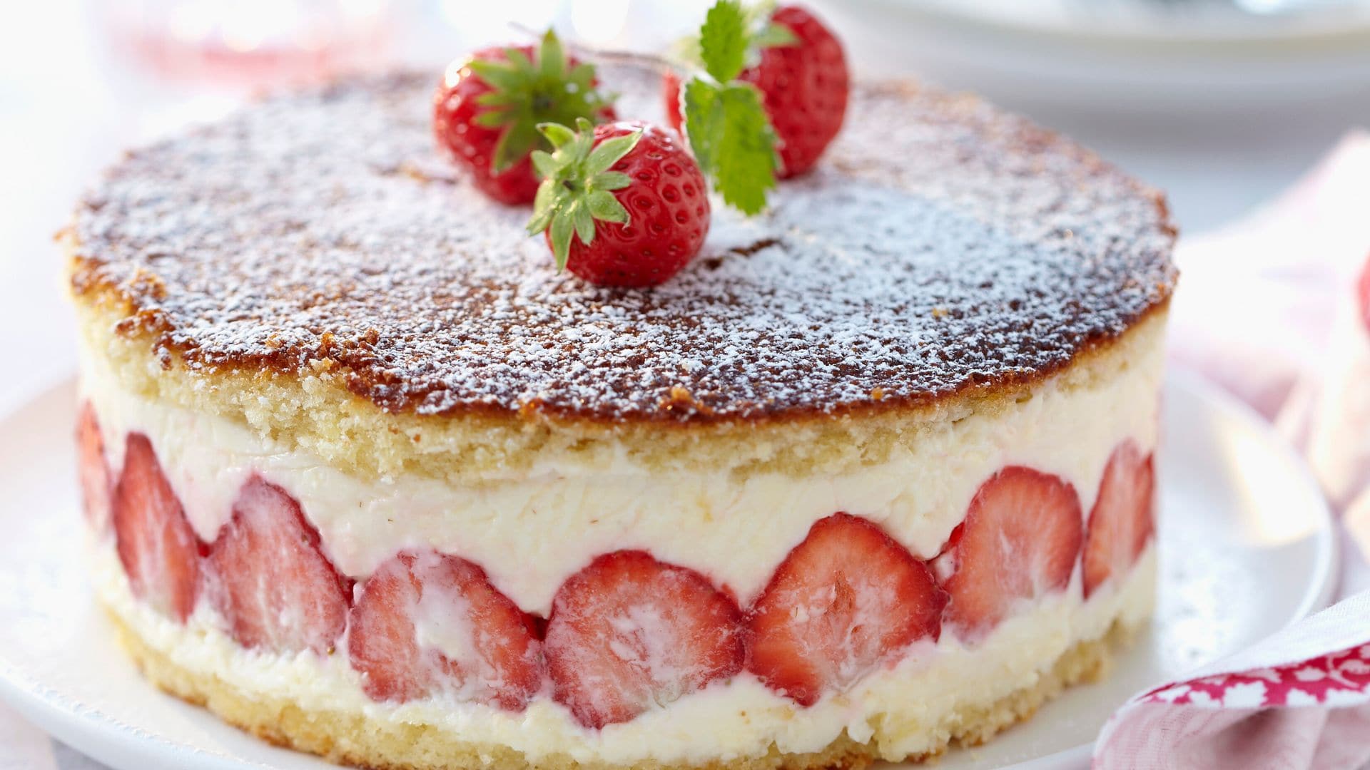 Sabe a fresas y es preciosa: ¿conoces la Tarta Fraisier?