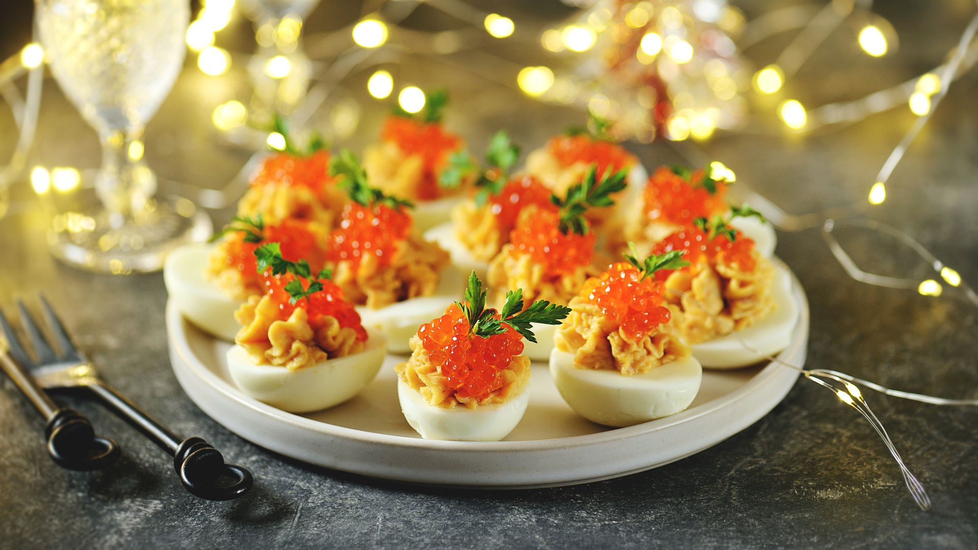 Huevos rellenos para Navidad.