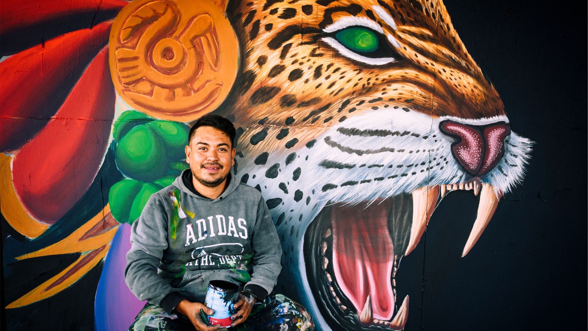 Pintor en la calle Revolución de Tijuana, México