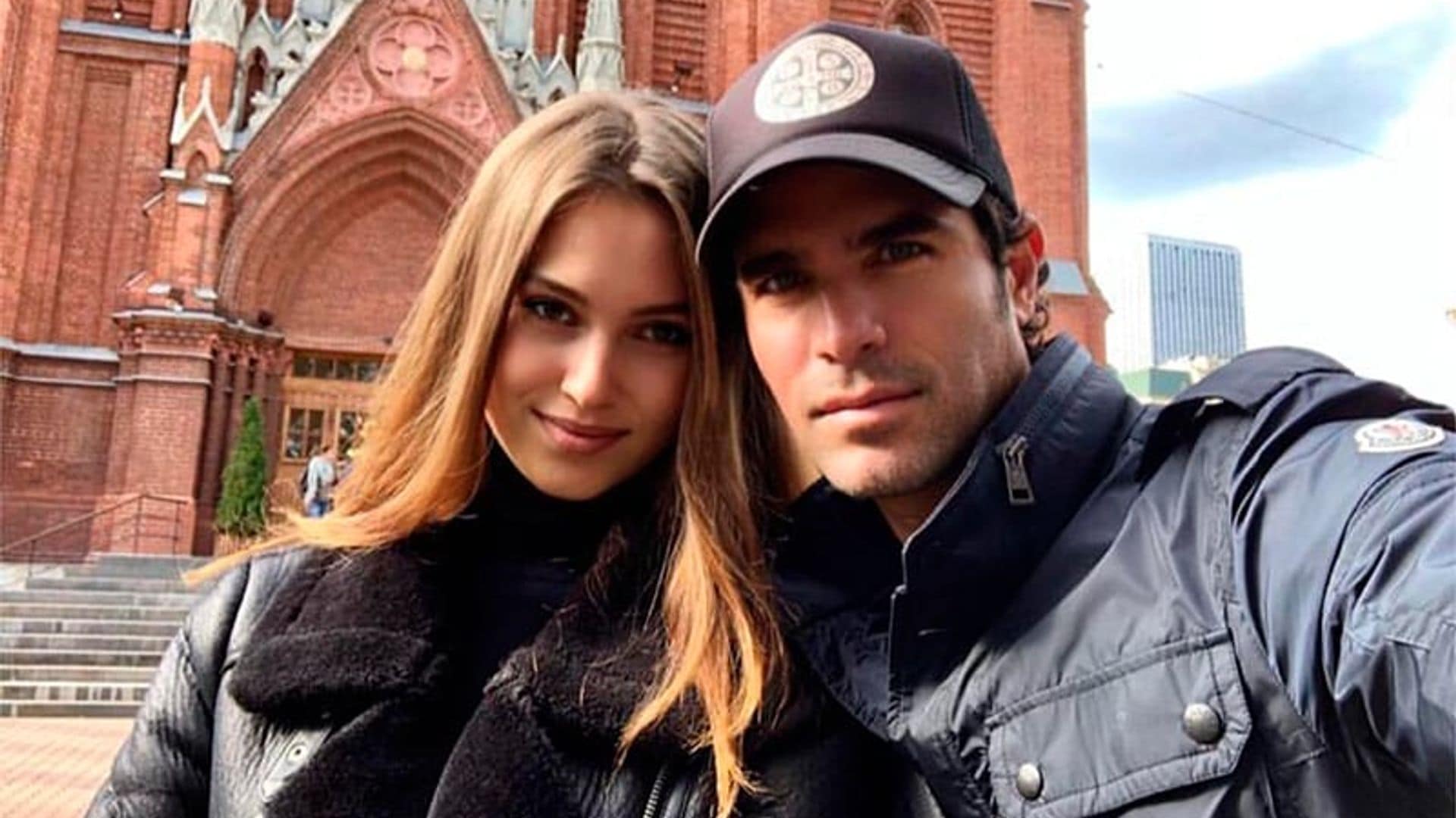 ¿Confirmación del noviazgo? Como pocas veces, Eduardo Verástegui se deja ver con quien podría ser su novia
