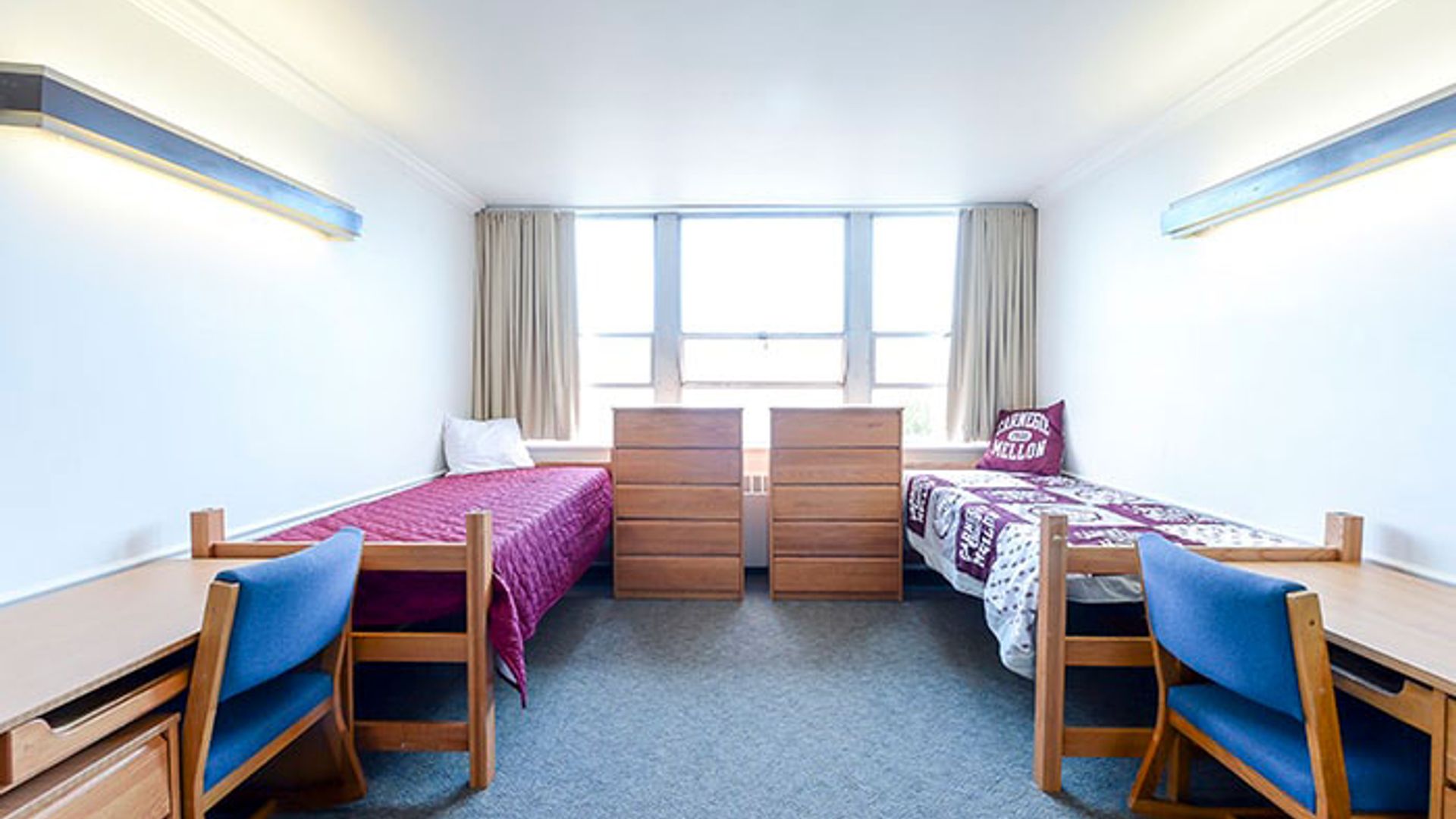 Habitación de Suri Cruise en la Universidad