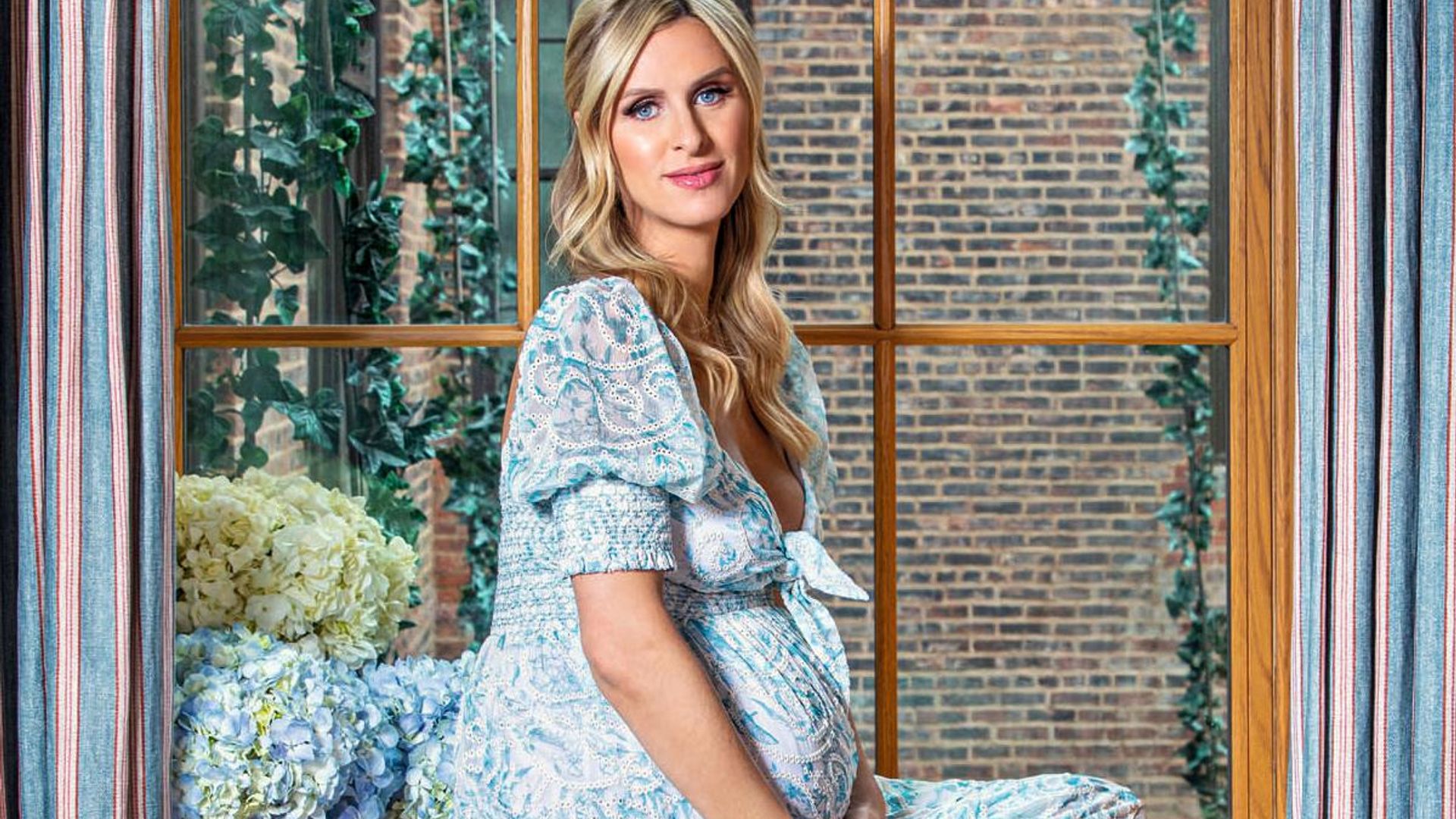 Nicky Hilton posa con sus dos hijas y a punto de dar a luz a su primer niño