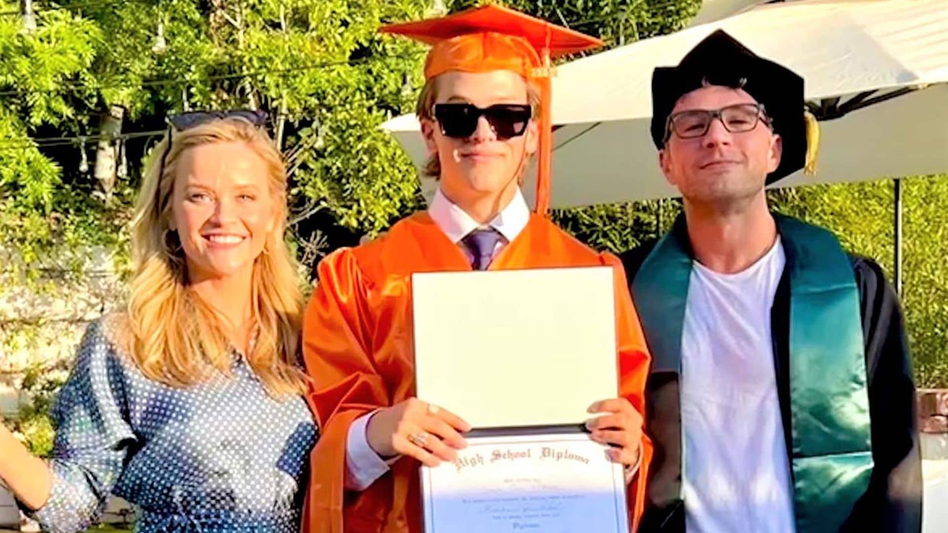 Reese Witherspoon y su ex, Ryan Phillippe, se reencuentran en la graduación de su hijo Deacon