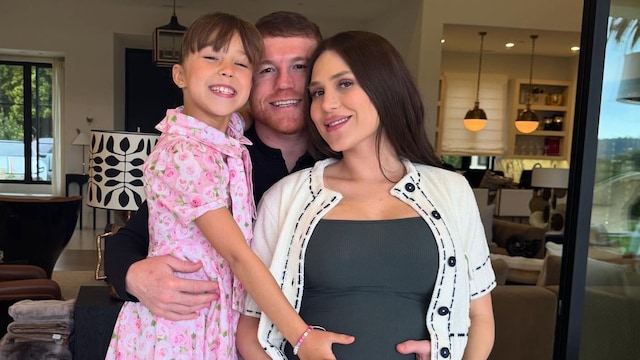 Saúl 'El Canelo' Álvarez y su esposa Fernanda con su hija Marifer