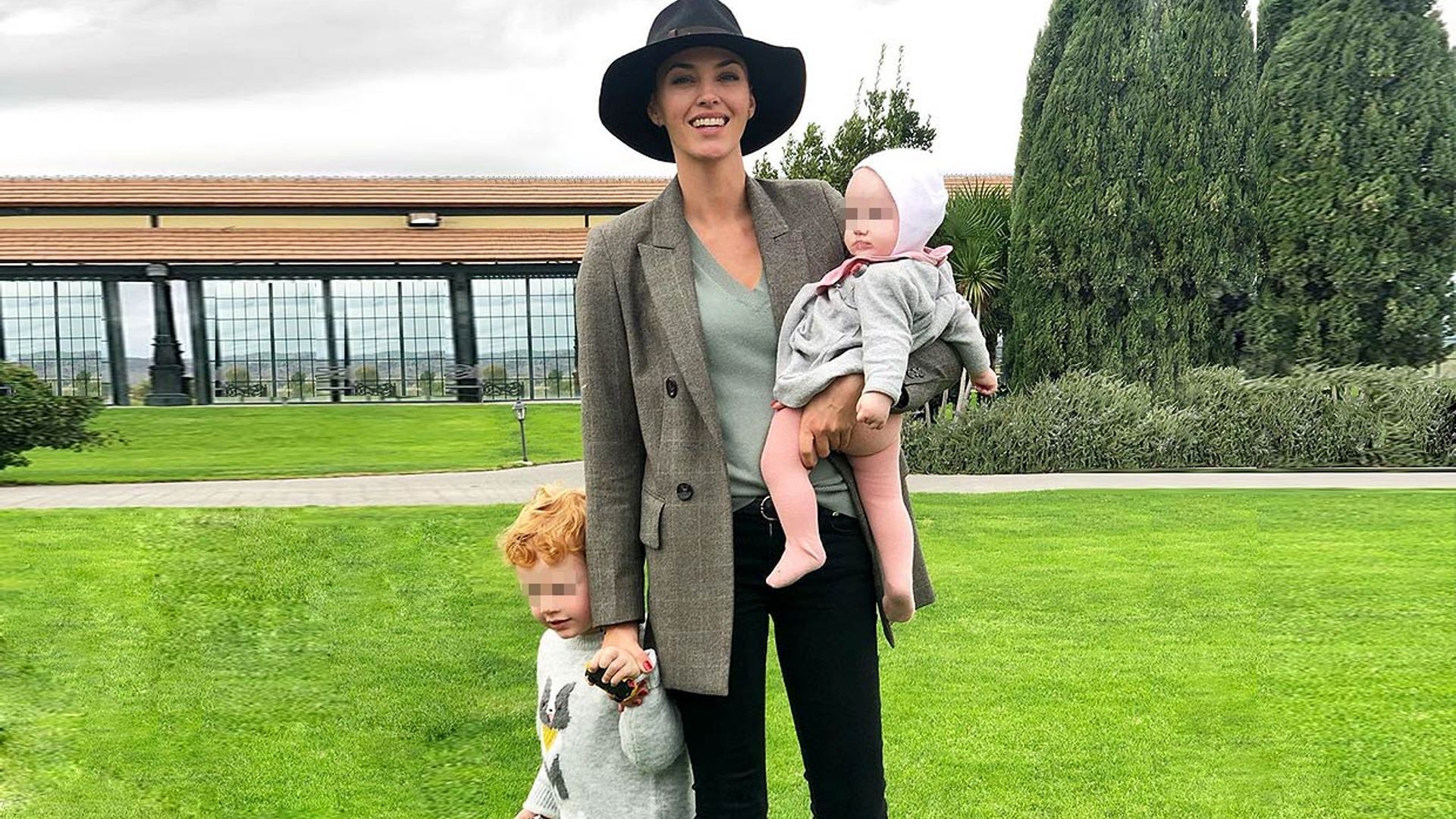 ¡El mejor hermano mayor! Helen Lindes comparte el momento más tierno de sus hijos