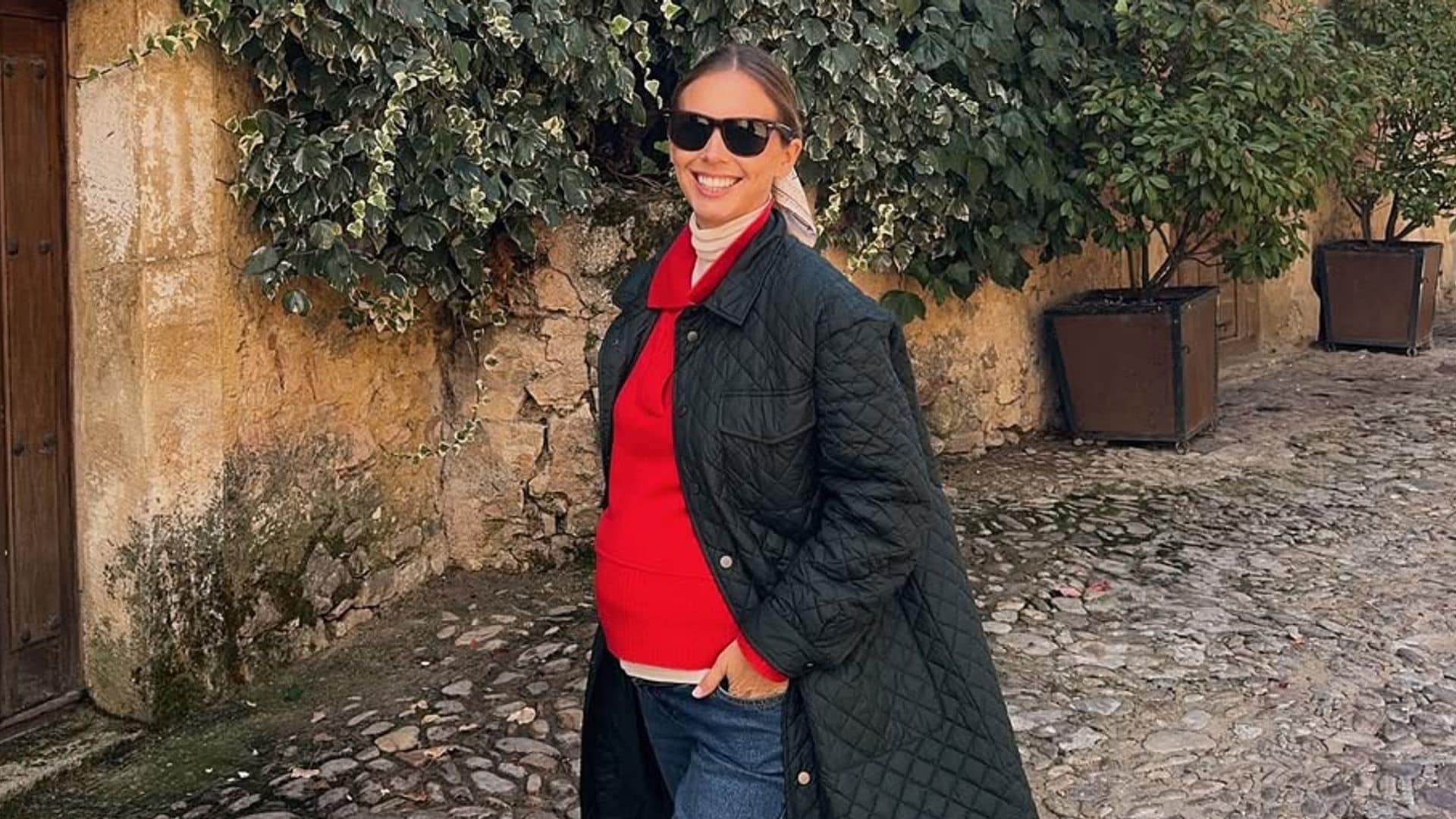 Lucía Bárcena, embarazada de su tercera niña, estrena en Segovia el look tendencia perfecto para una escapada a la montaña