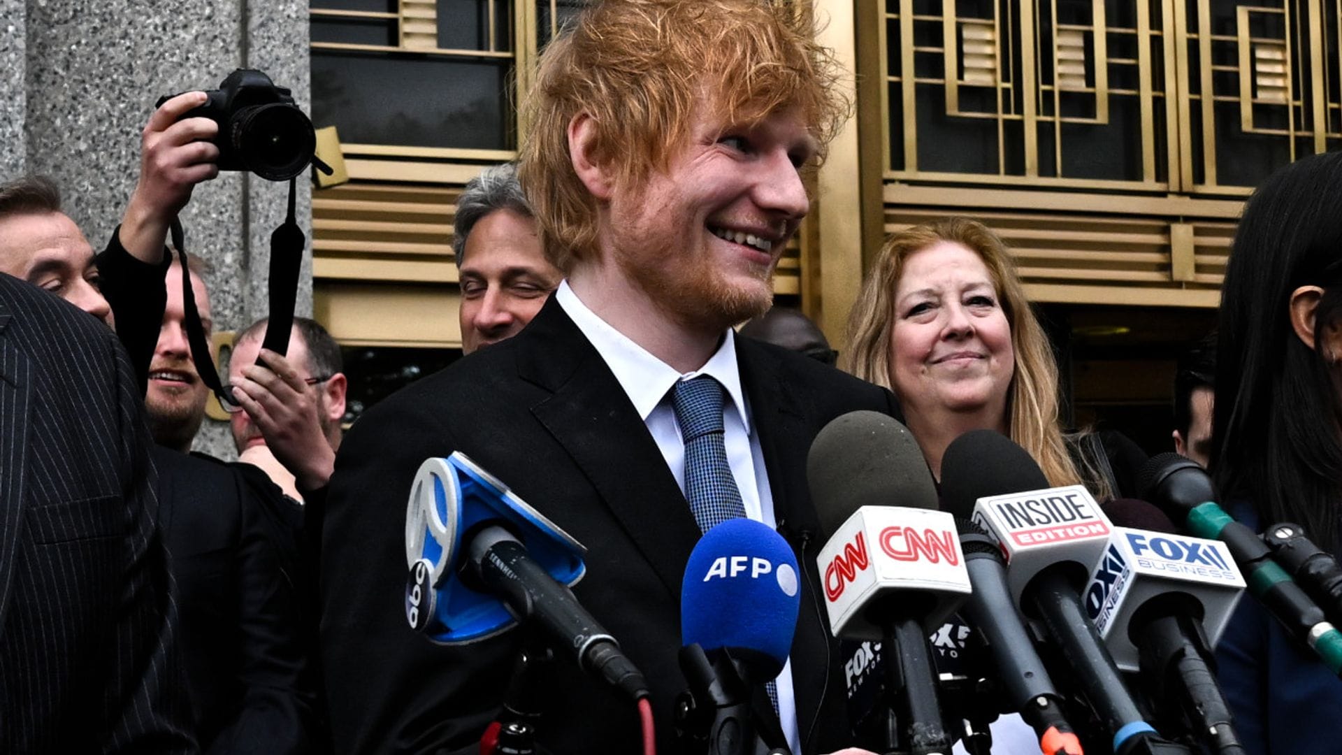 La sonrisa de Ed Sheeran tras ganar el juicio en el que estaba acusado de plagiar una canción de Marvin Gaye