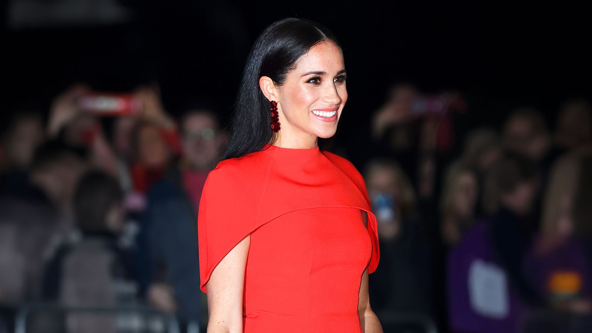 Todas las royals que han llevado el vestido de gala viral de Eléonor de Bélgica en su debut con tiara