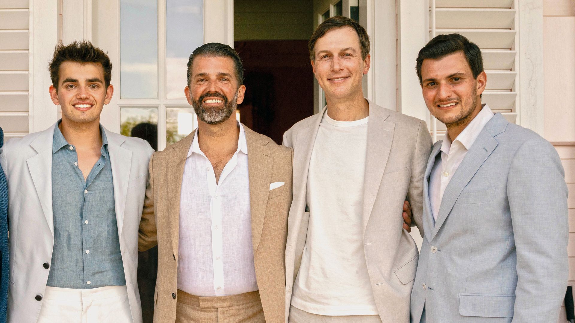 Con los hermanos del novio que asistieron: Tiffany, Eric e Ivanka
