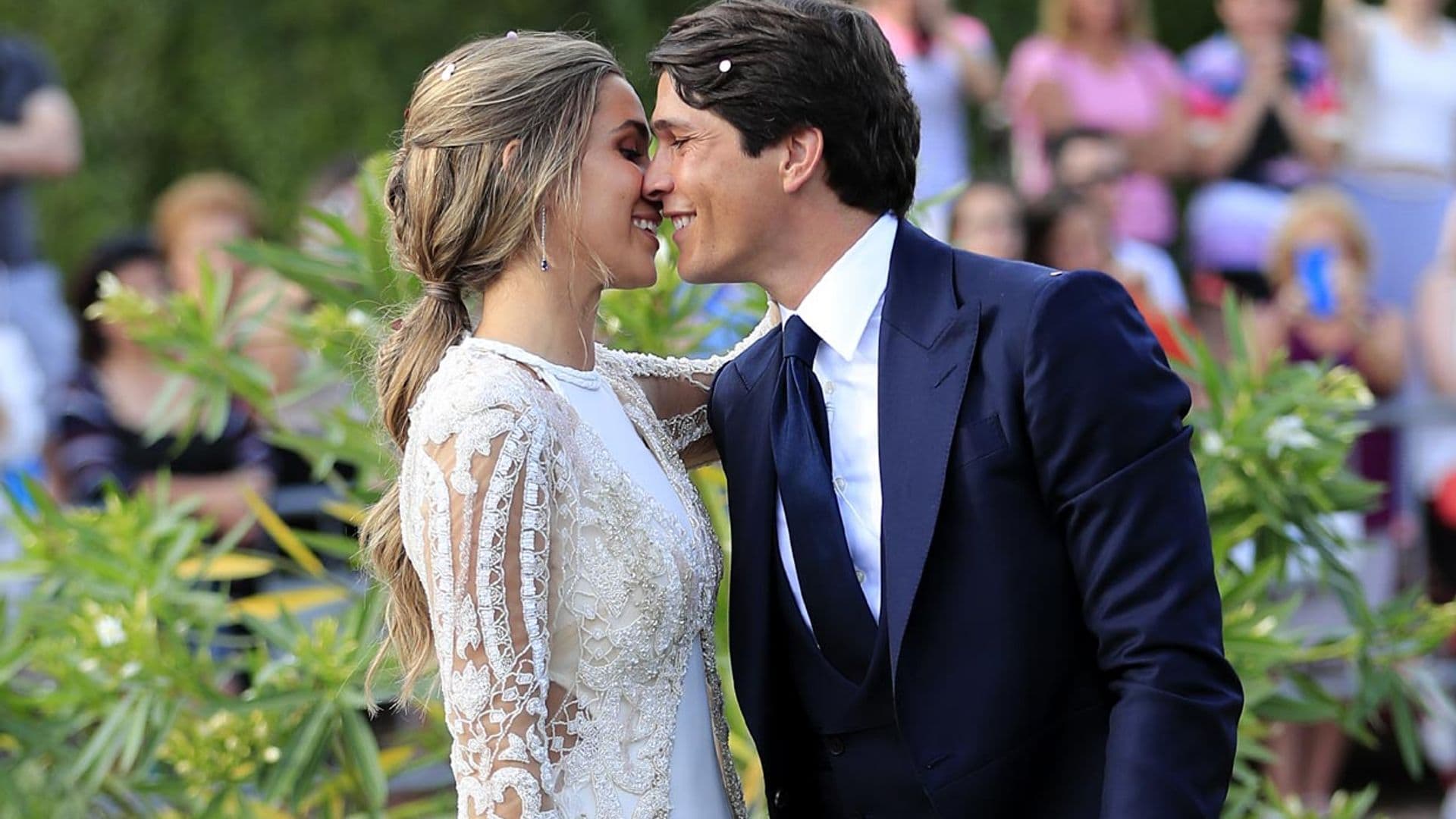 De la novia a las invitadas, los looks vistos en la boda de María Pombo hace un año