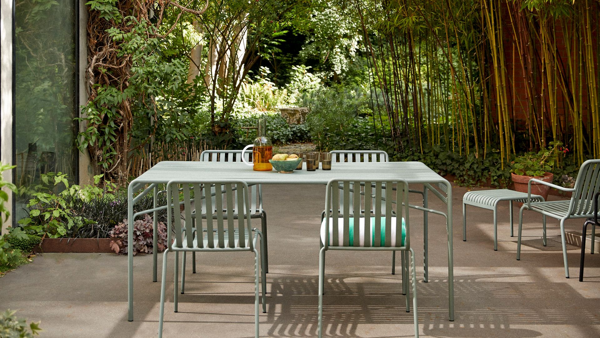 Patio con comedor exterior