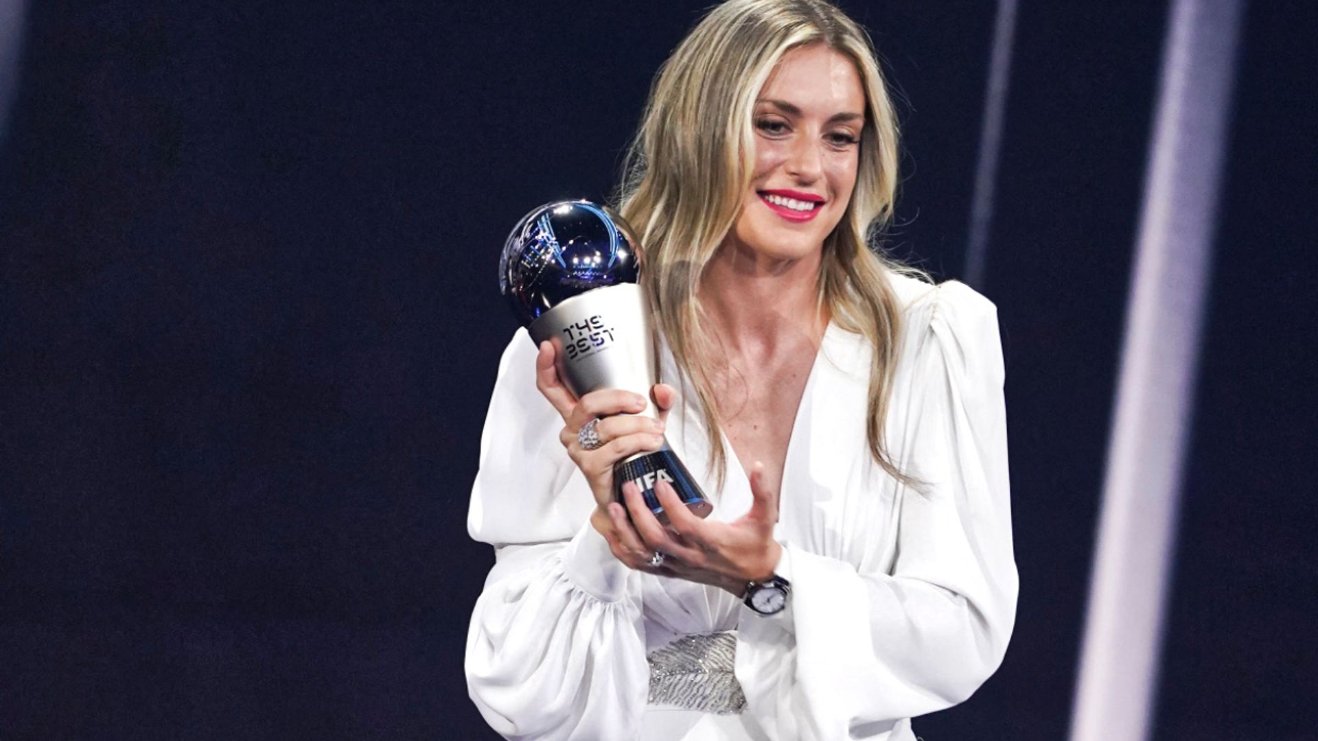La sonrisa de Alexia Putellas al coronarse como reina del fútbol por segundo año consecutivo
