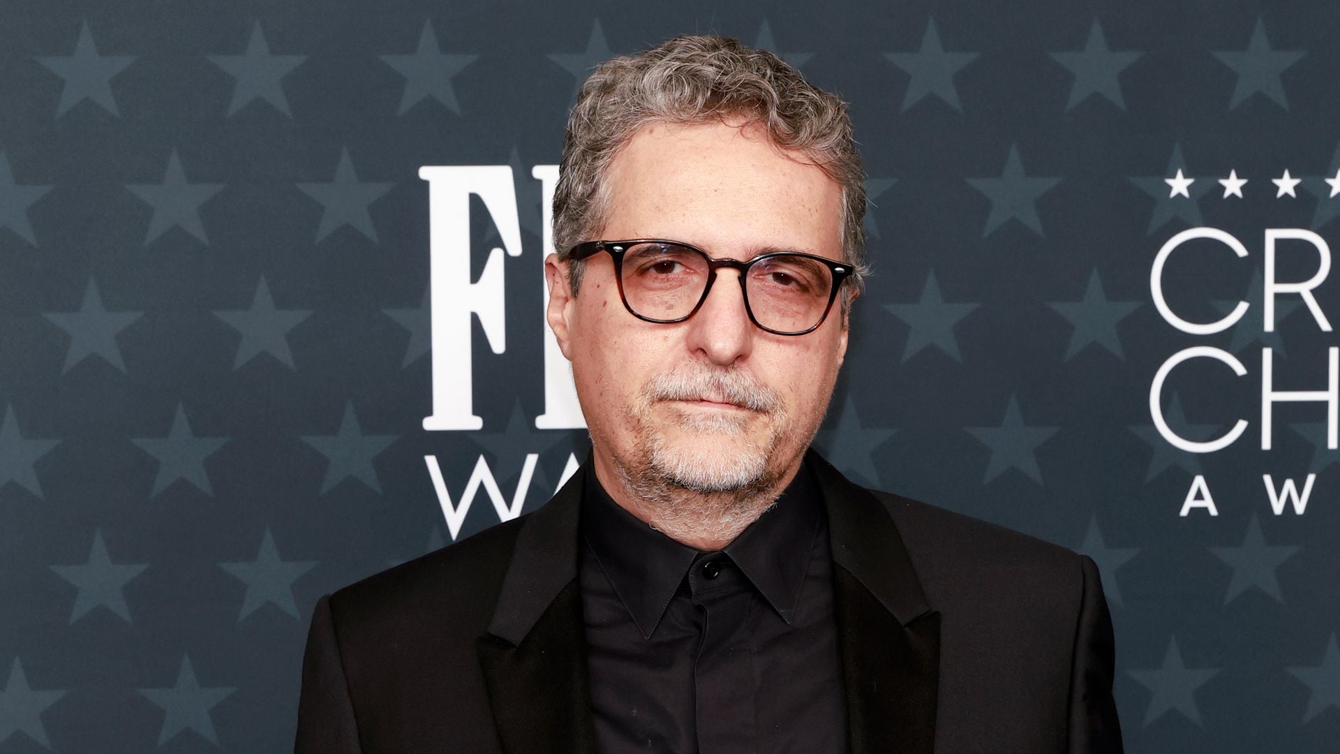 El director de 'El agente secreto' lamenta la entrega de su premio en los Critics Choice Awards