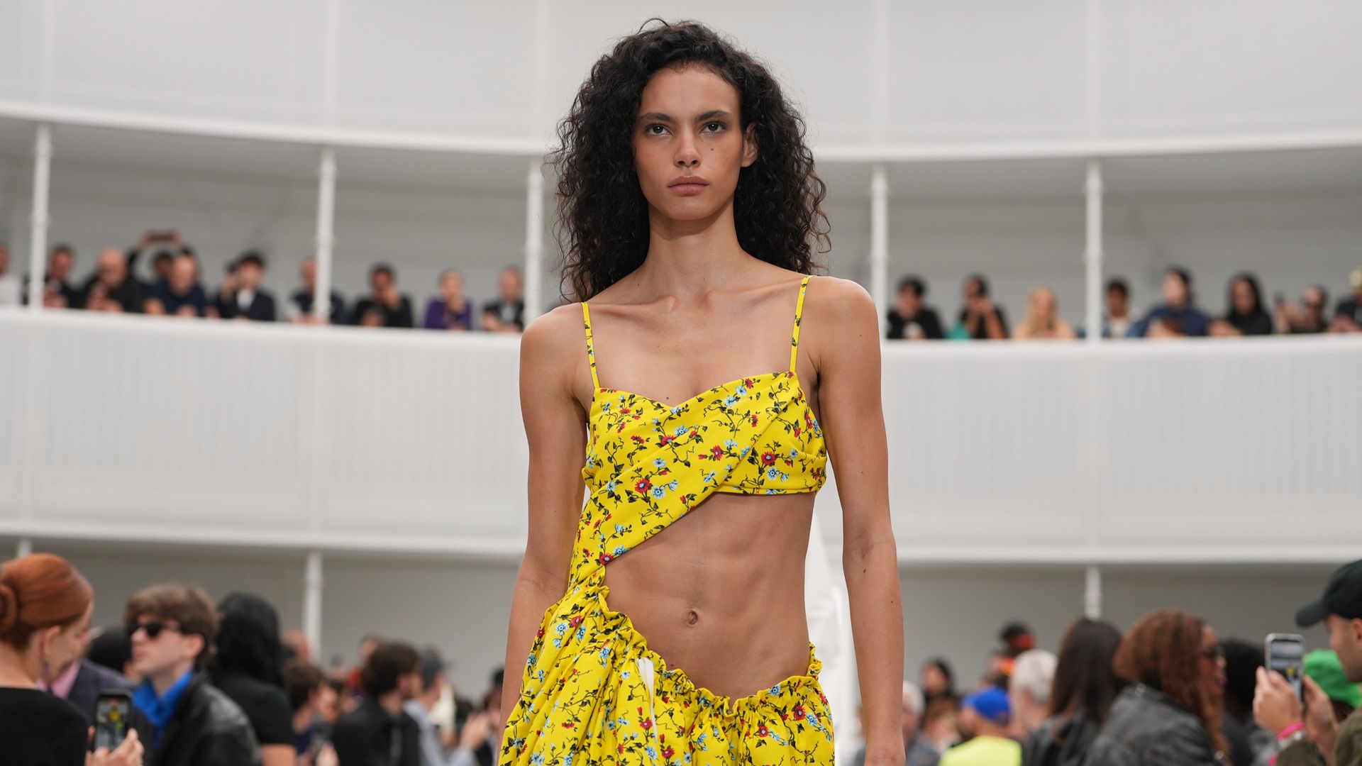 Paris Fashion Week: desfile de Loewe (Primavera/Verano 2027)