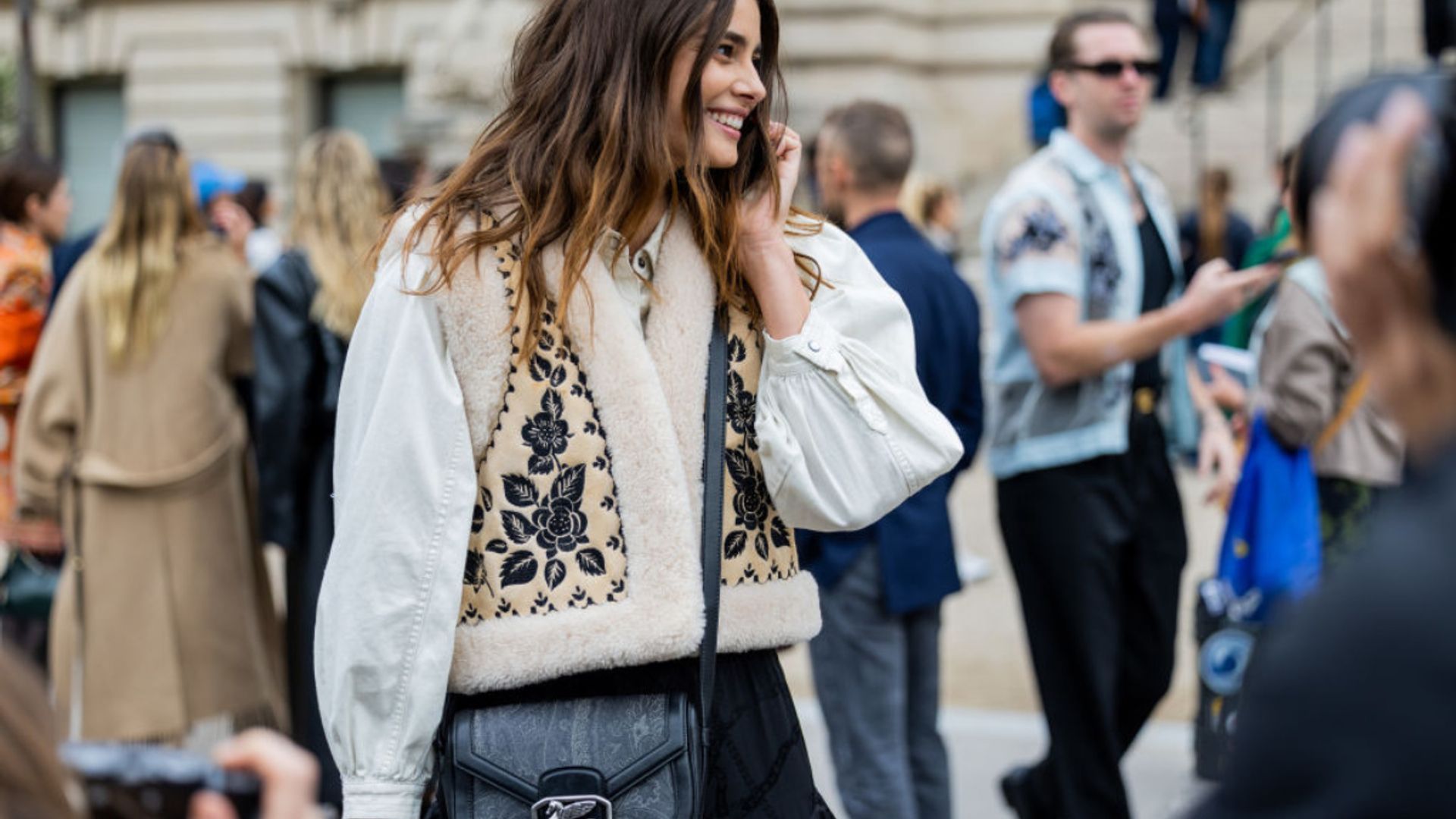 La lista de ¡HOLA!: las mejores prendas y accesorios de borreguito contra el frío