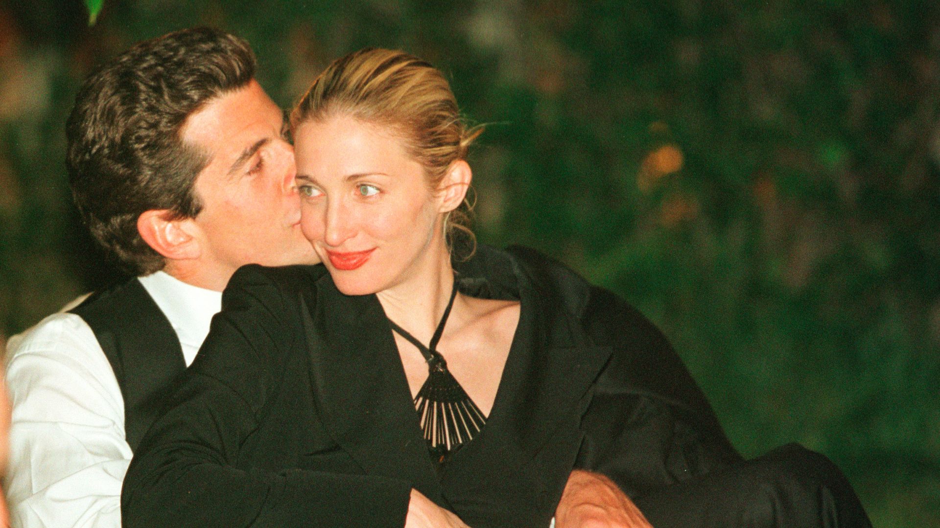 Se cumplen 27 años de la muerte de John F. Kennedy Jr. y Carolyn Bessette