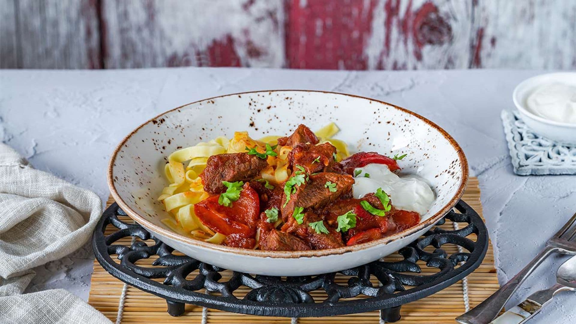 Guiso de venado con pasta