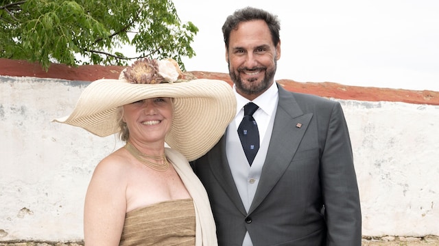 Veronique Goeders en la boda de su hijo el príncipe Alonso de Orleans-Borbon