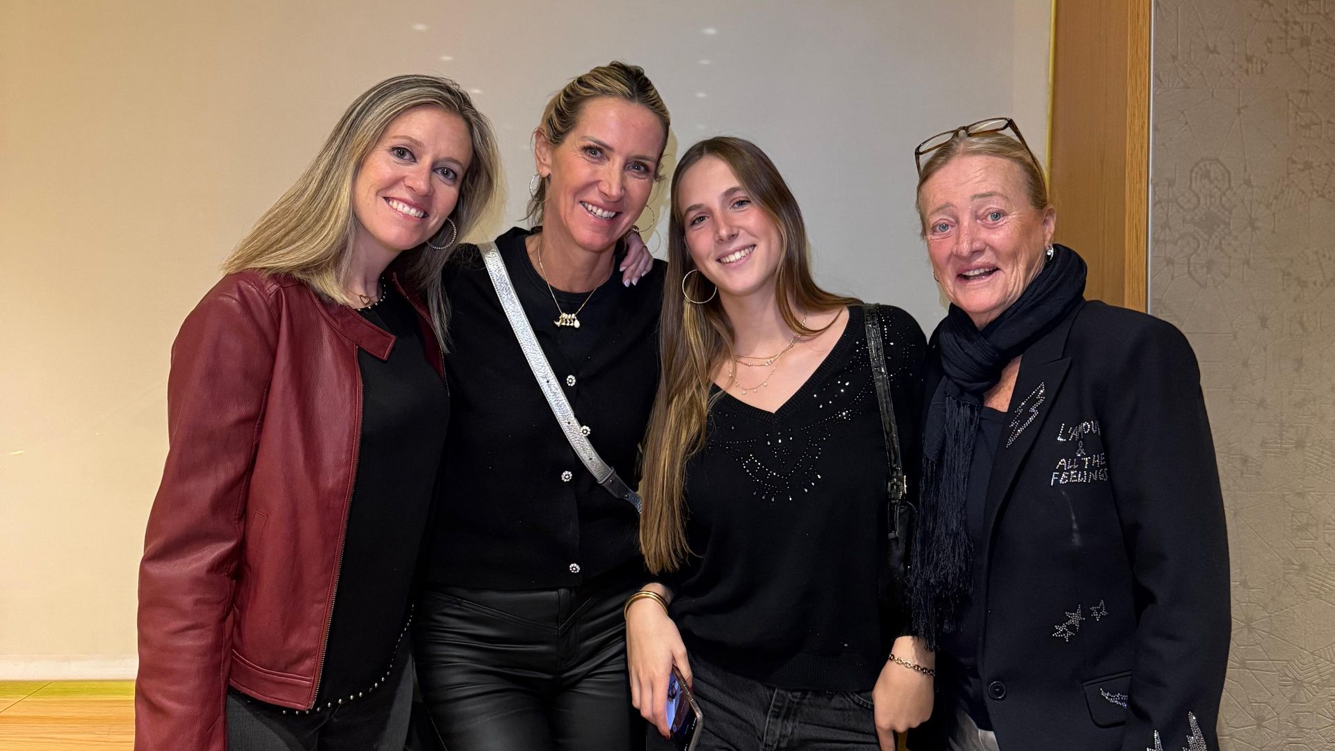 Andrea, Alejandra y Marianne en el 18 cumpleaños de Adriana Alcaraz Prat